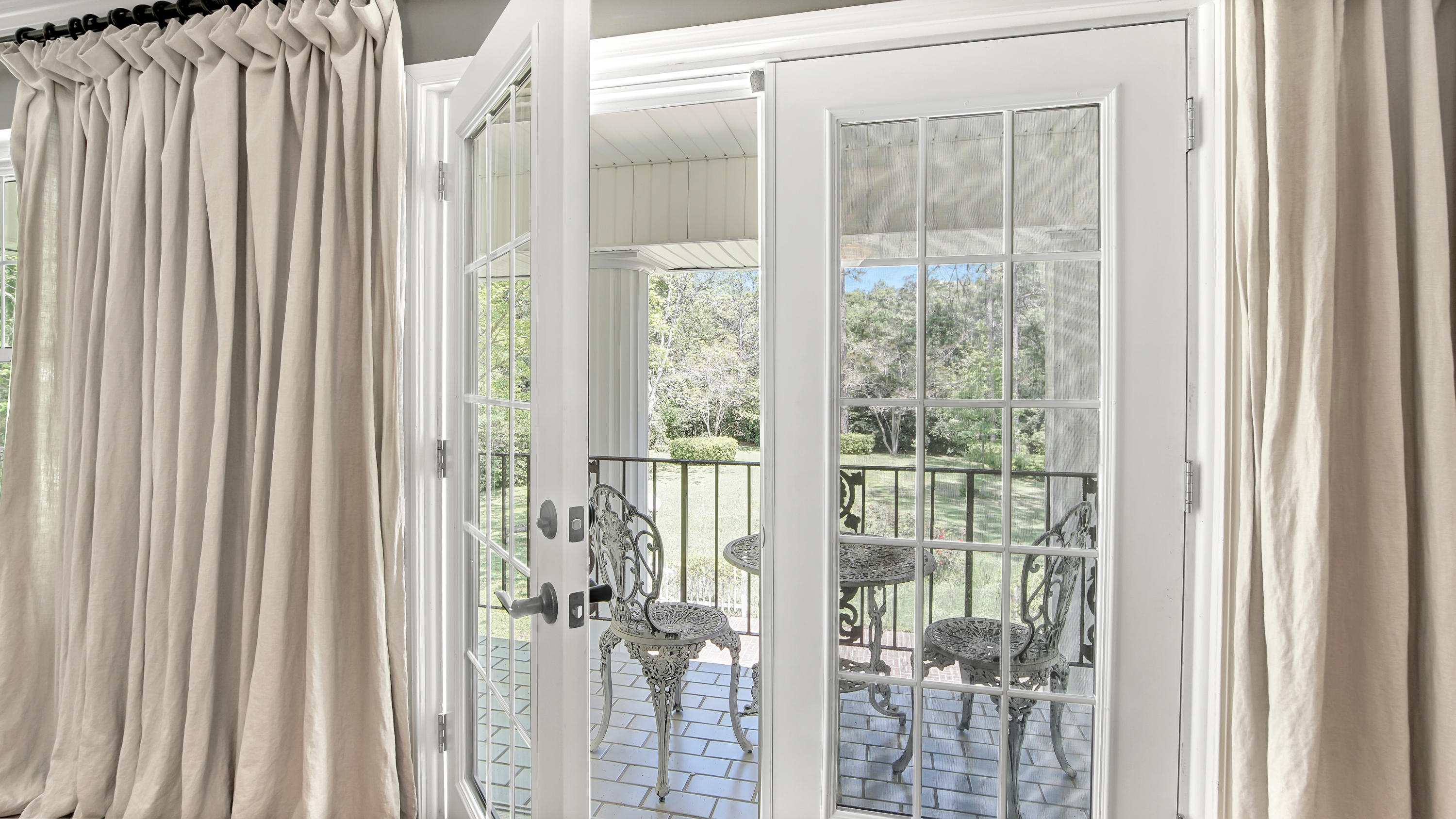 PINE SHORES - Residential