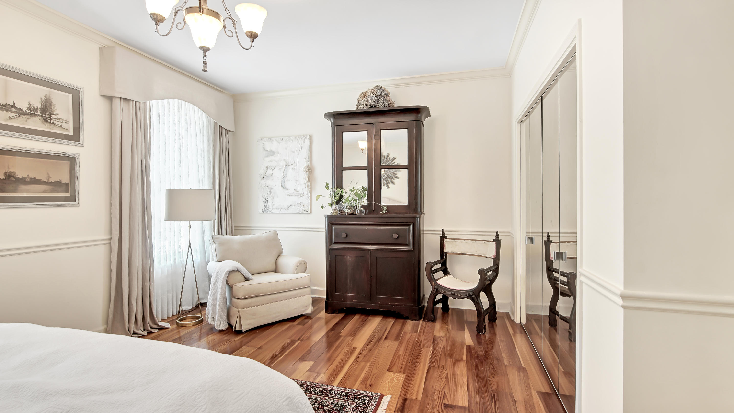PINE SHORES - Residential
