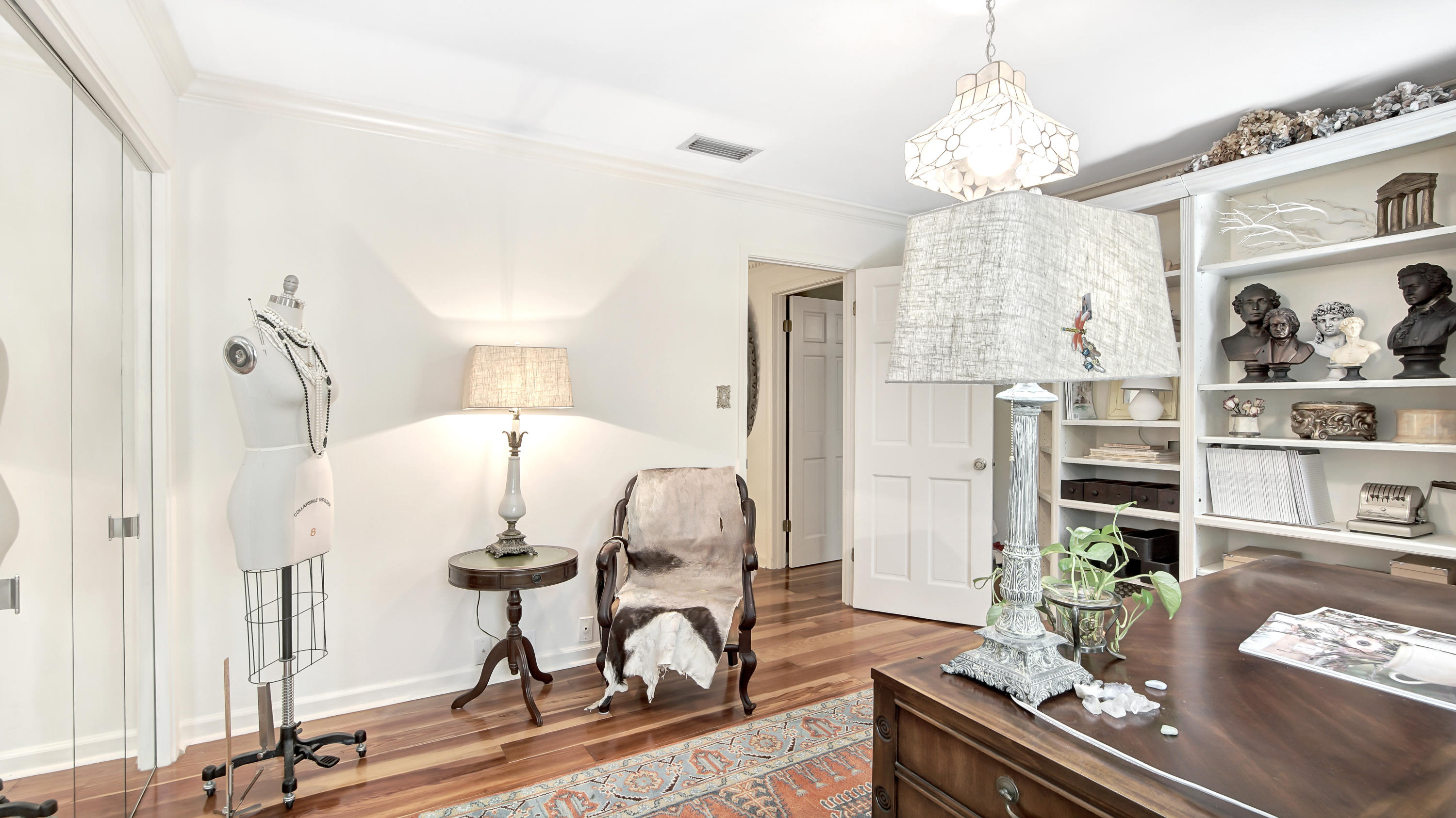 PINE SHORES - Residential
