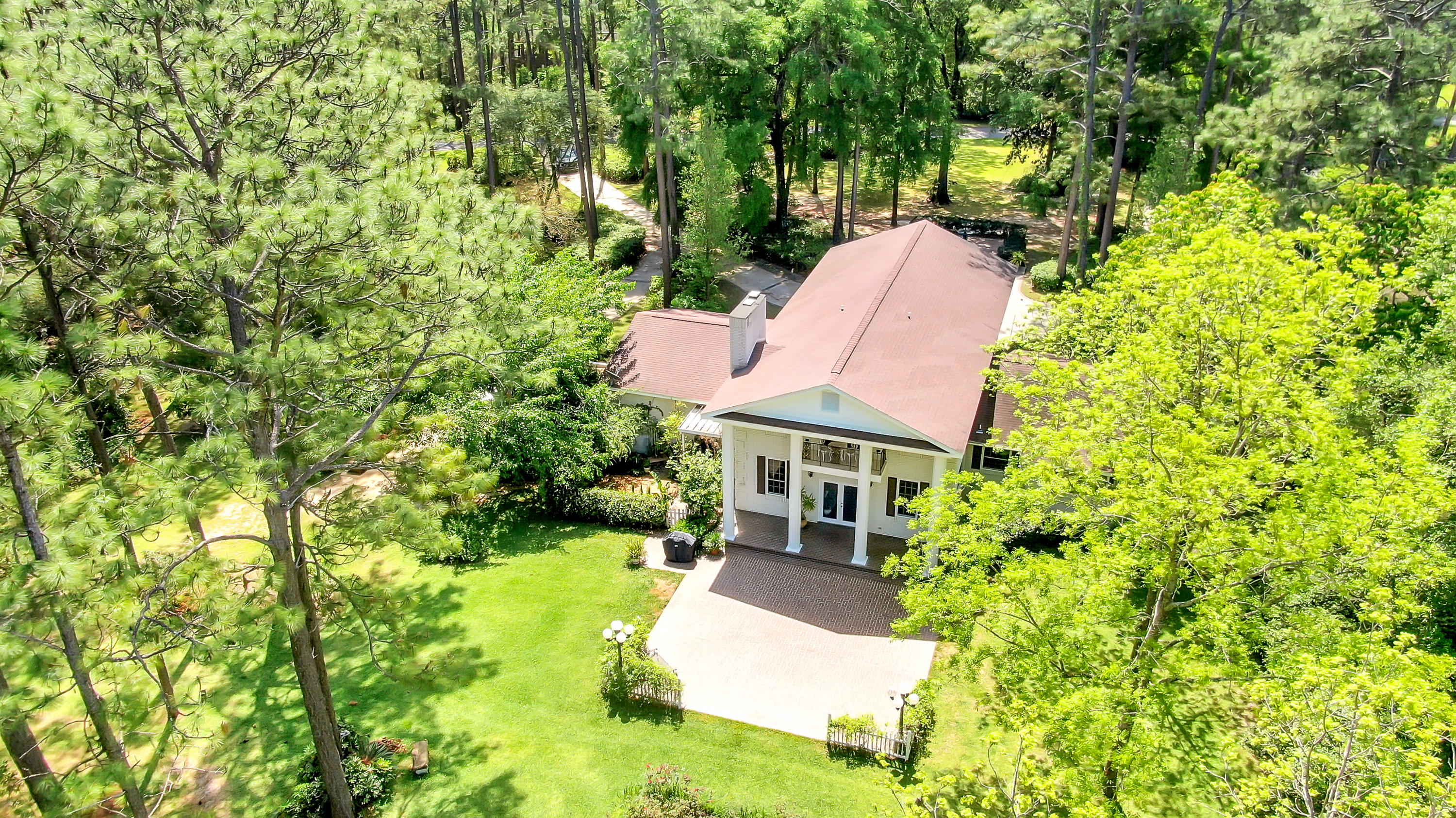 PINE SHORES - Residential
