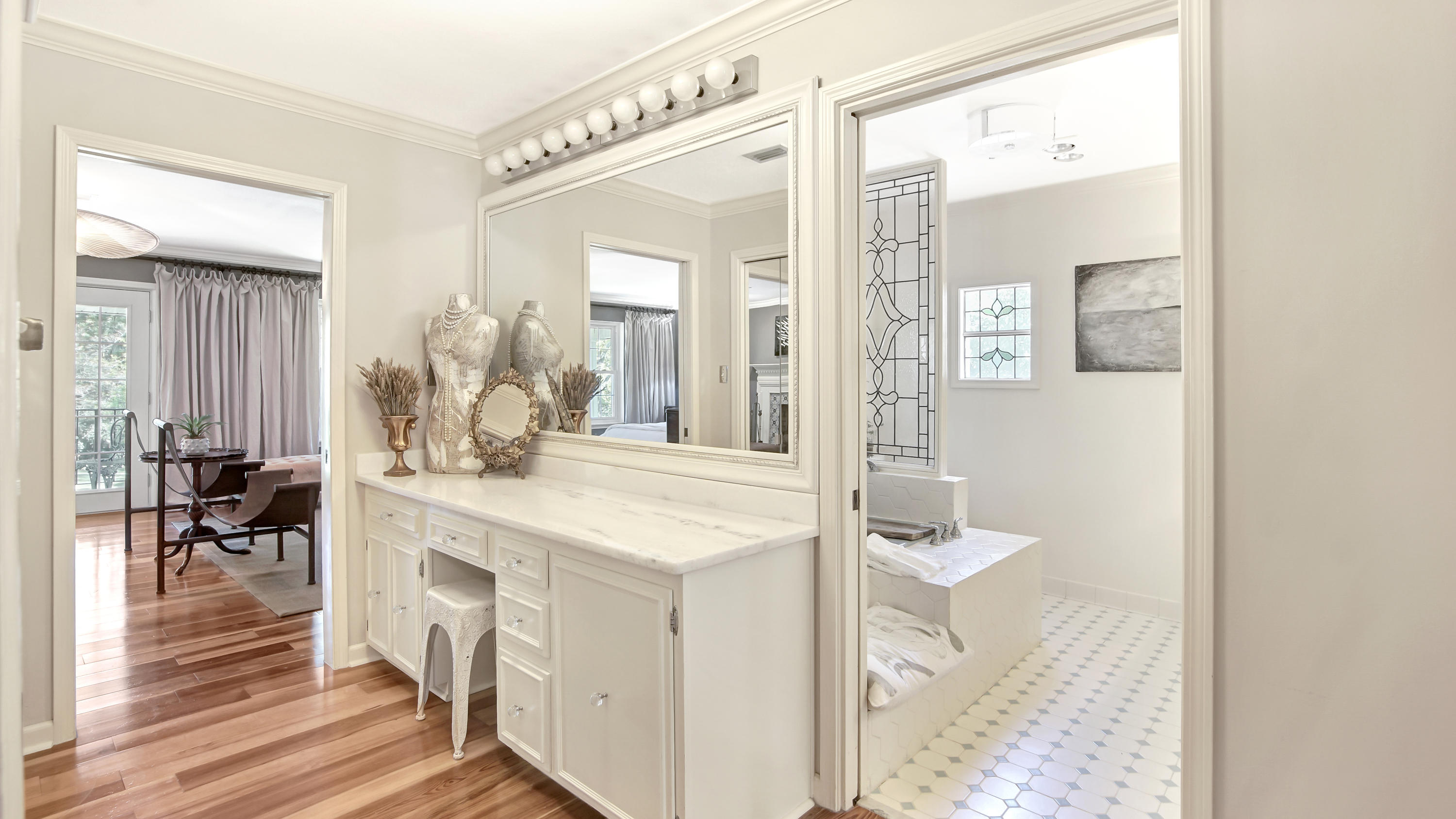 PINE SHORES - Residential