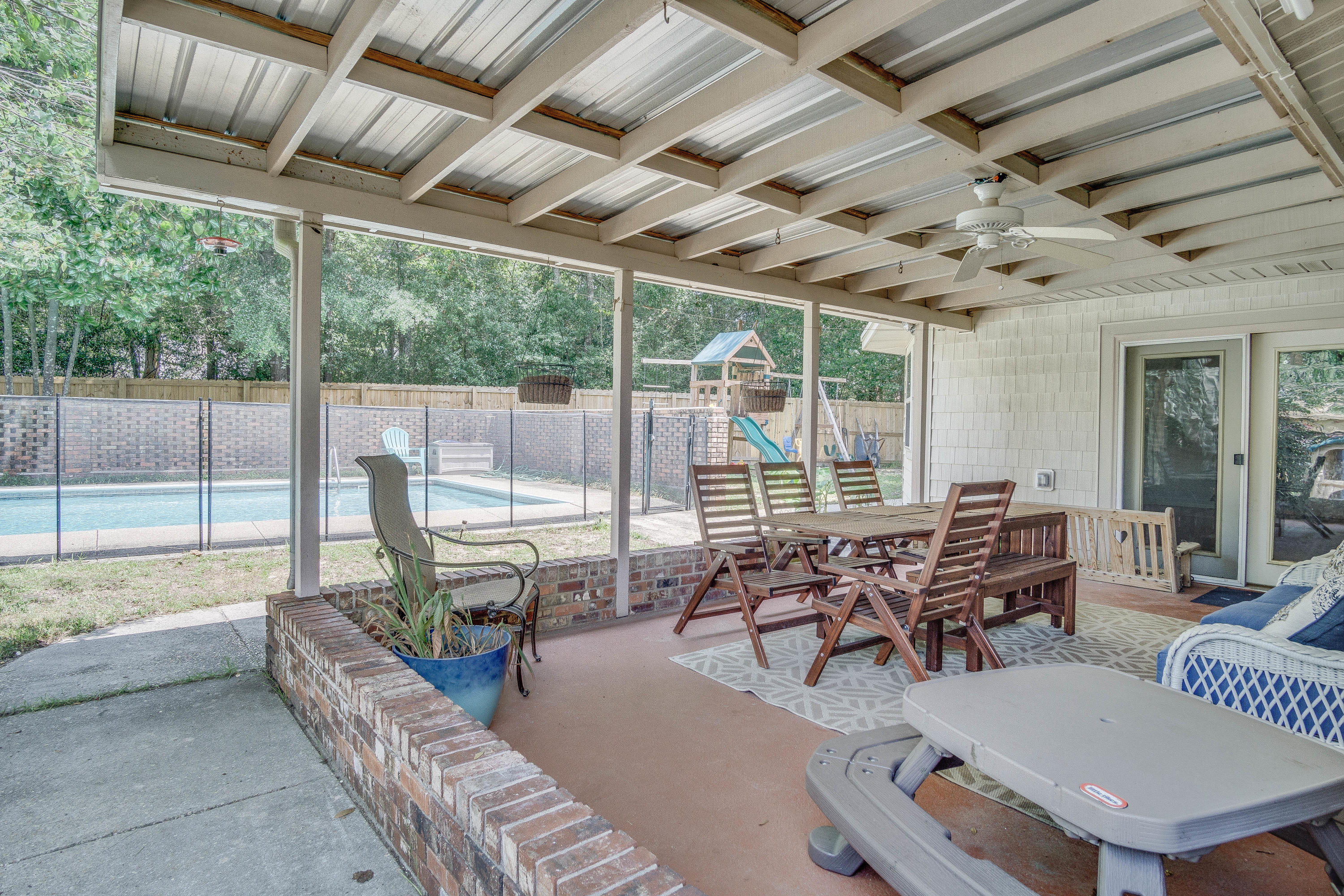 EDGEWATER VILLAGE NORTH - Residential