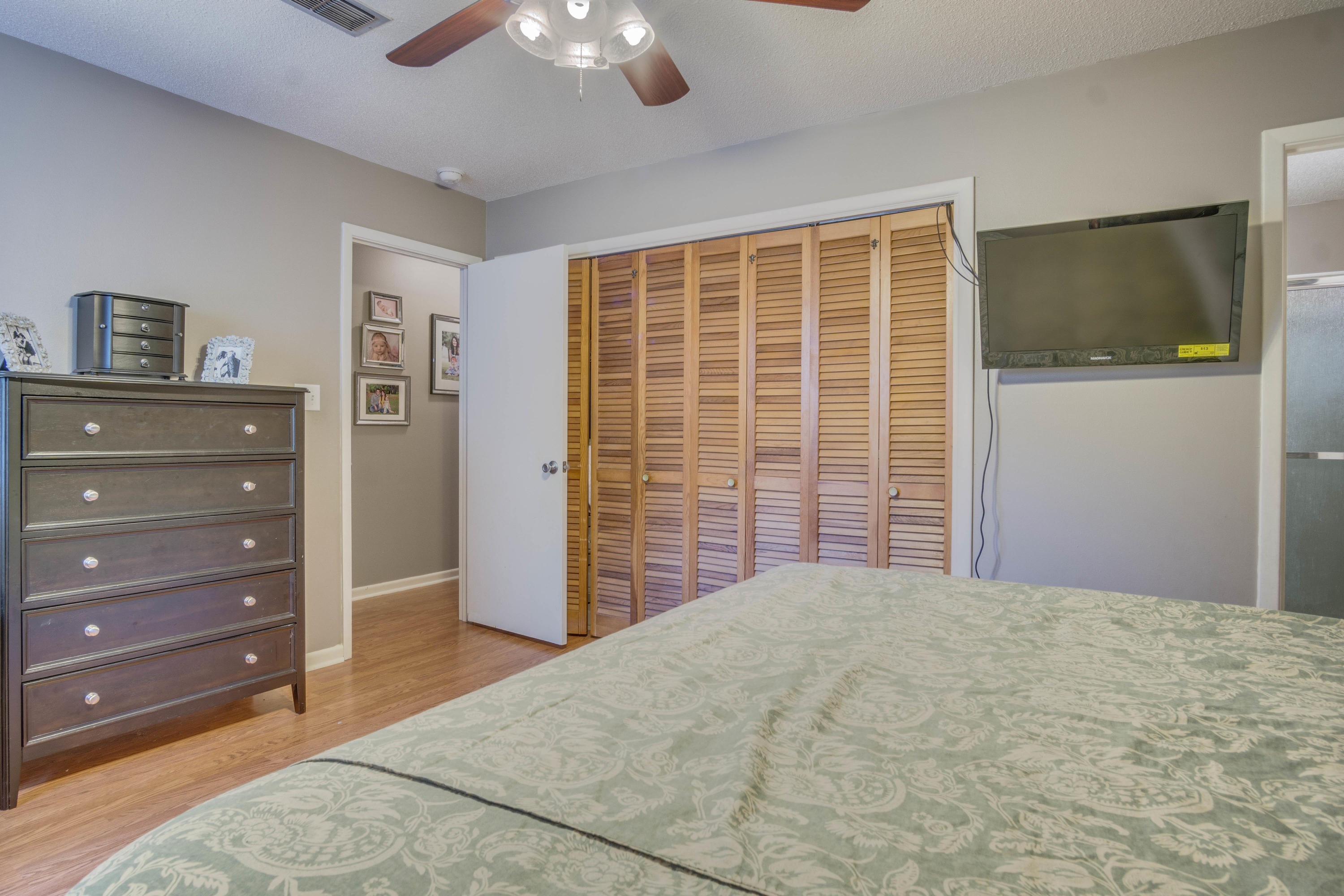 EDGEWATER VILLAGE NORTH - Residential