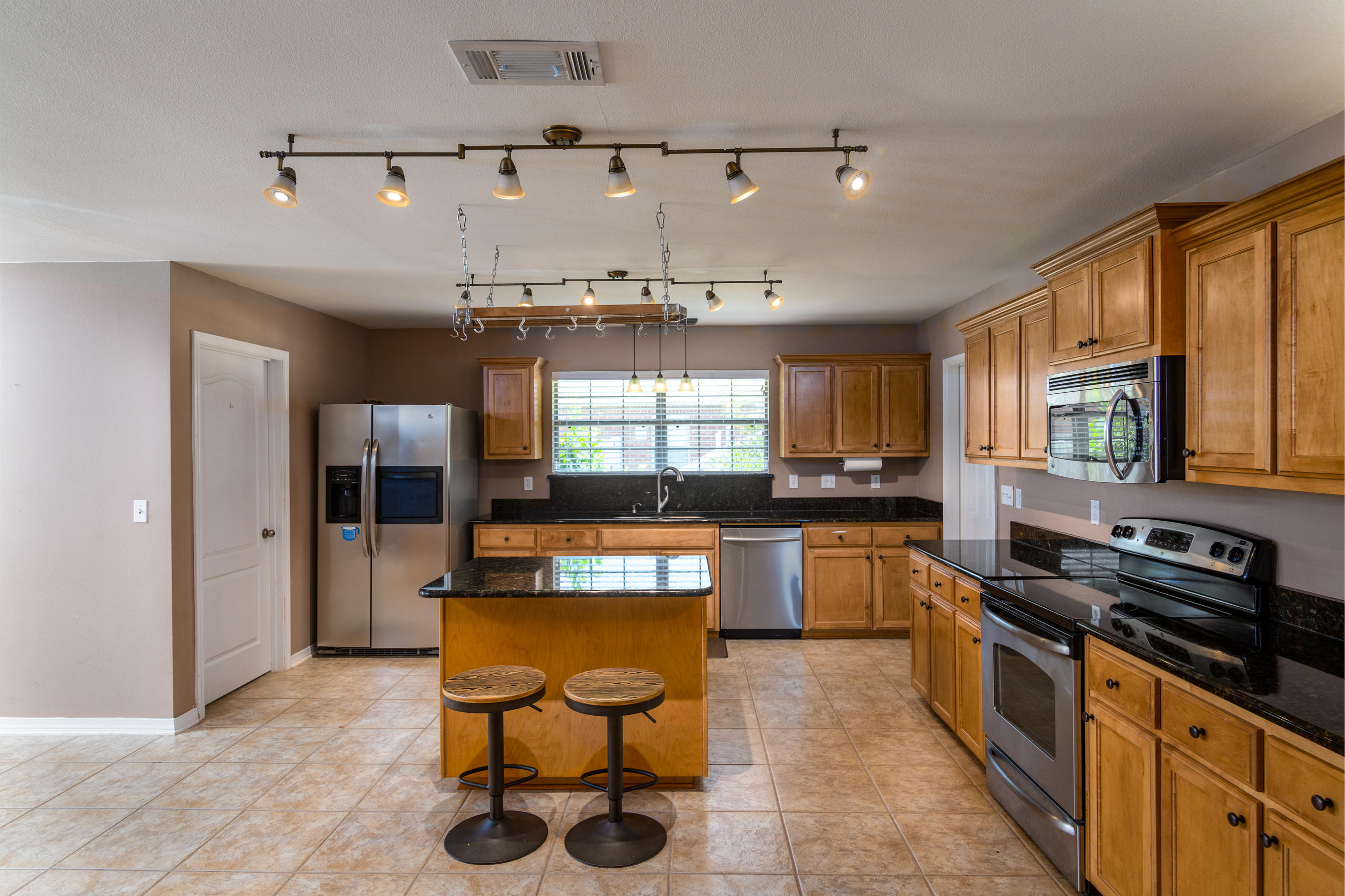 HOLLEY BY THE SEA - Residential