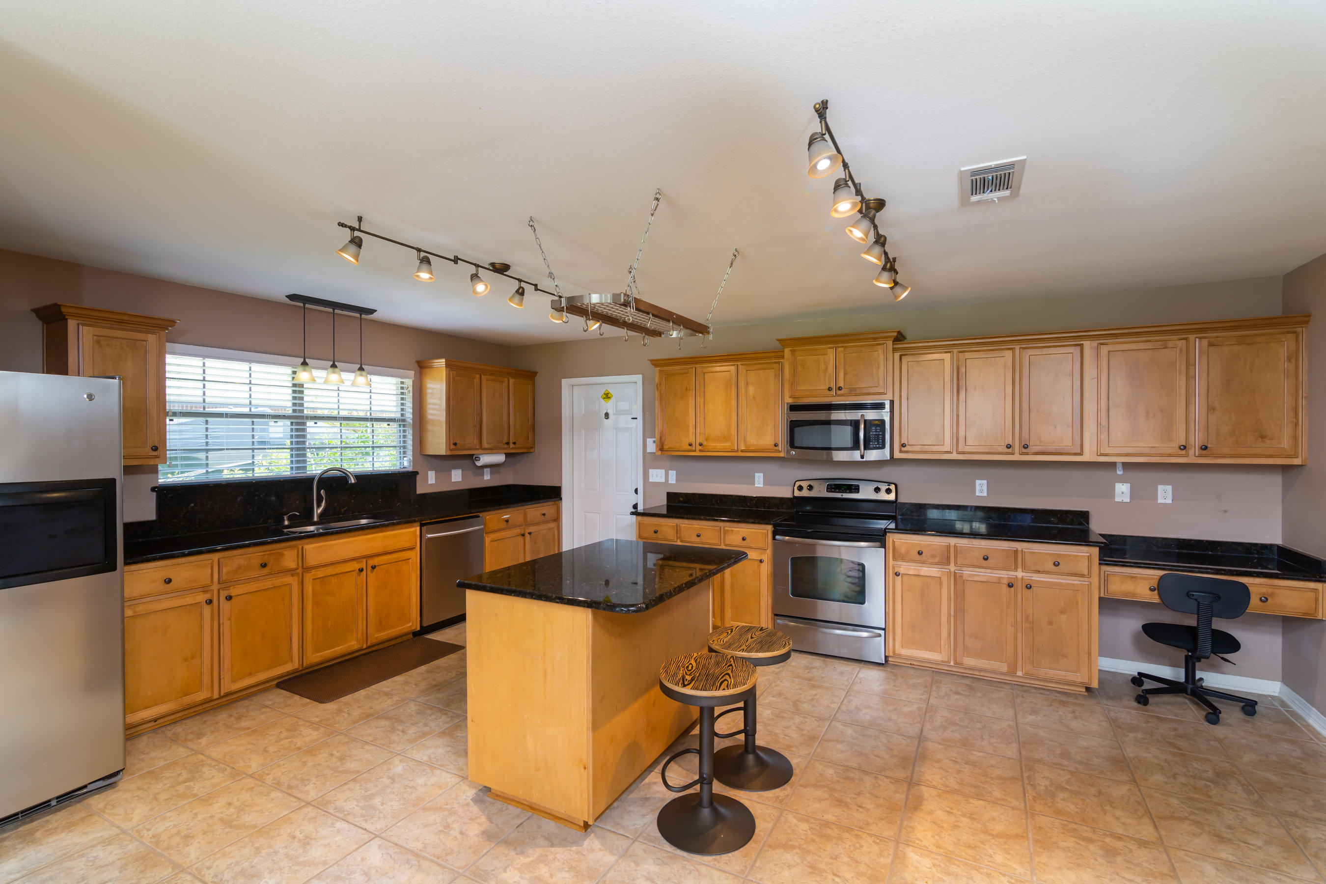 HOLLEY BY THE SEA - Residential