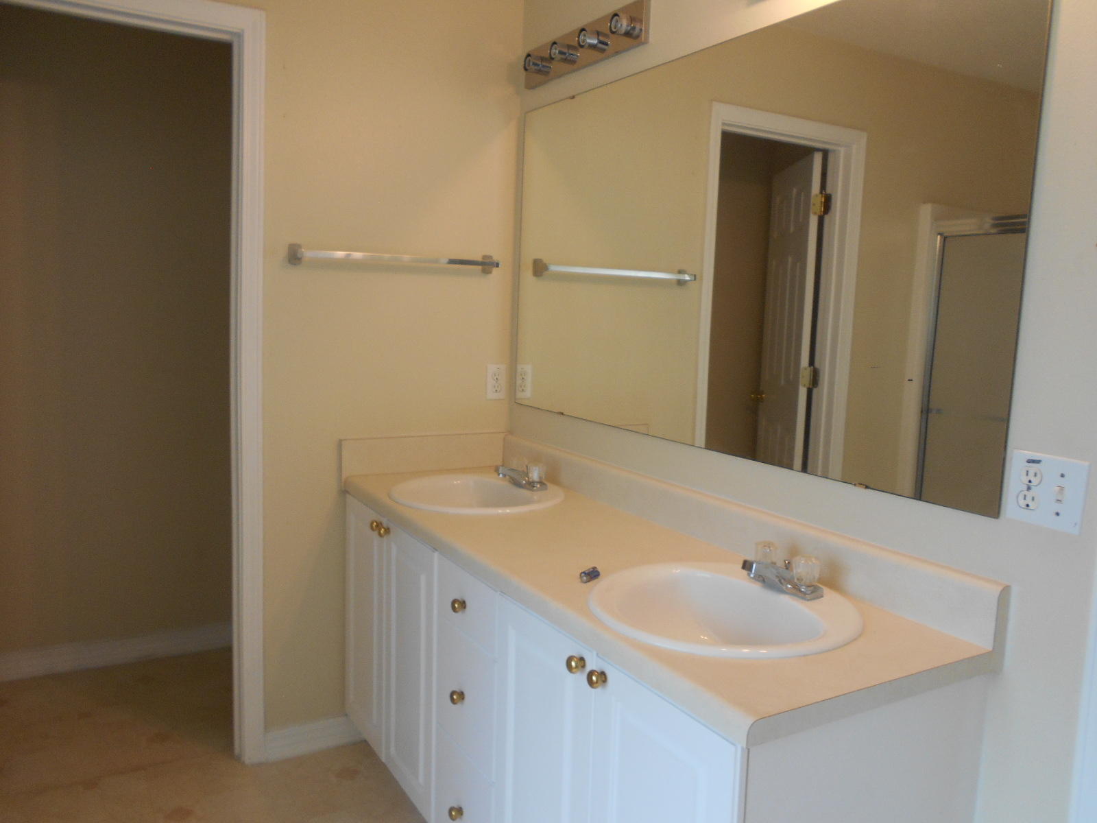 COUNTRYVIEW ESTATES 9TH ADDN - Residential