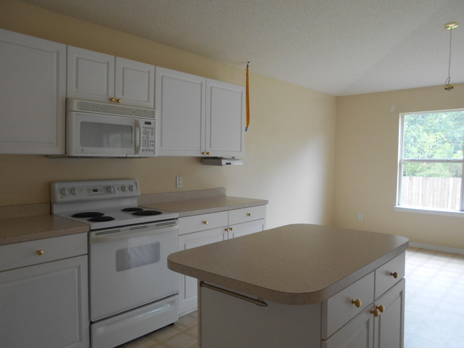 COUNTRYVIEW ESTATES 9TH ADDN - Residential