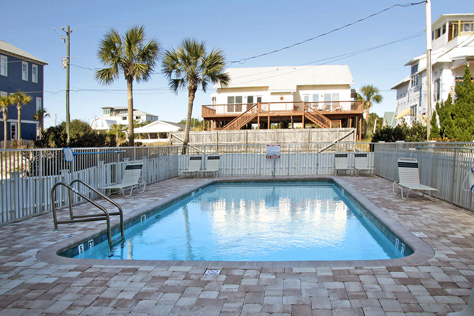 COMMODORE'S RETREAT LIMITED C - Residential