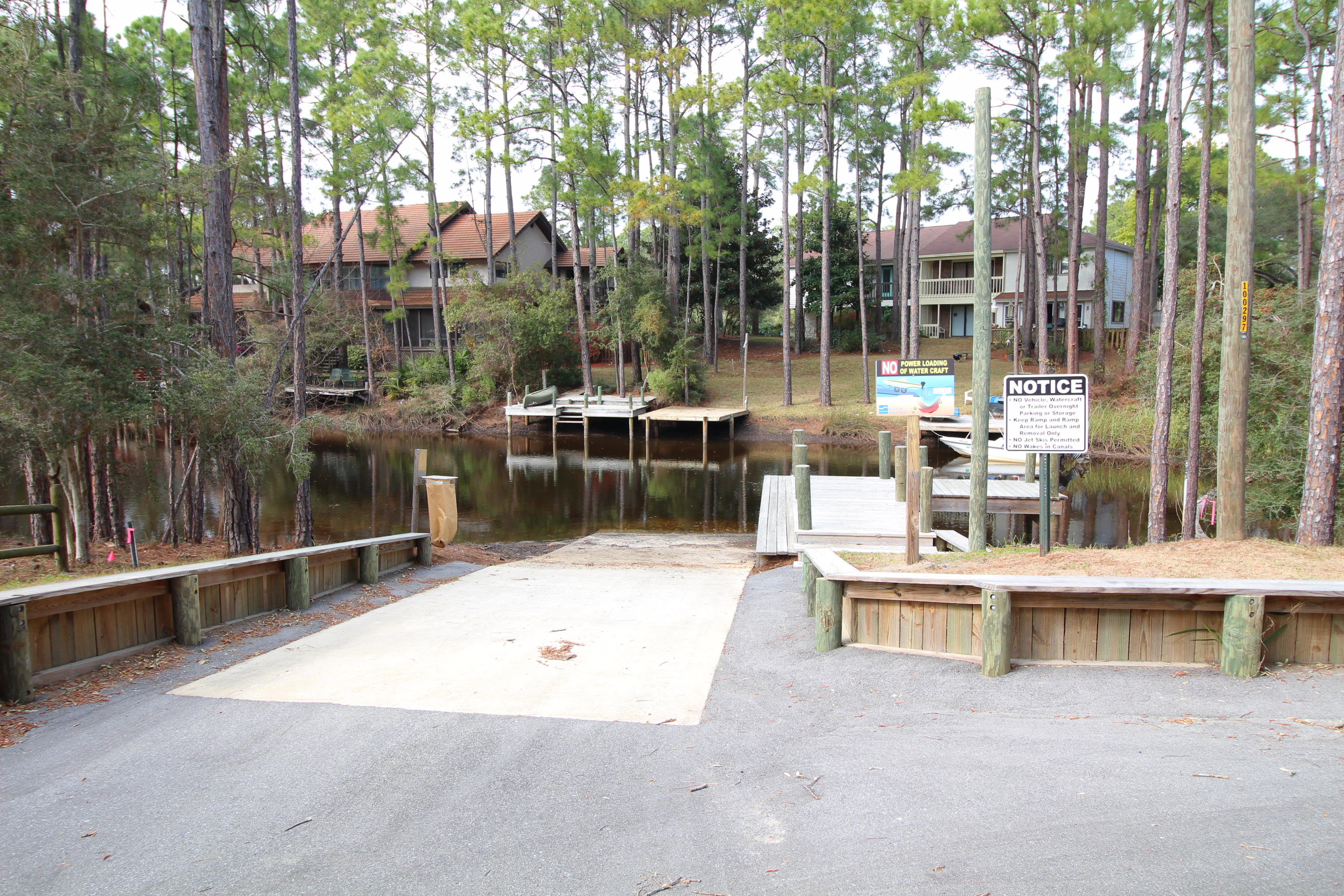 COTTAGES AT EASTERN LAKE - Residential