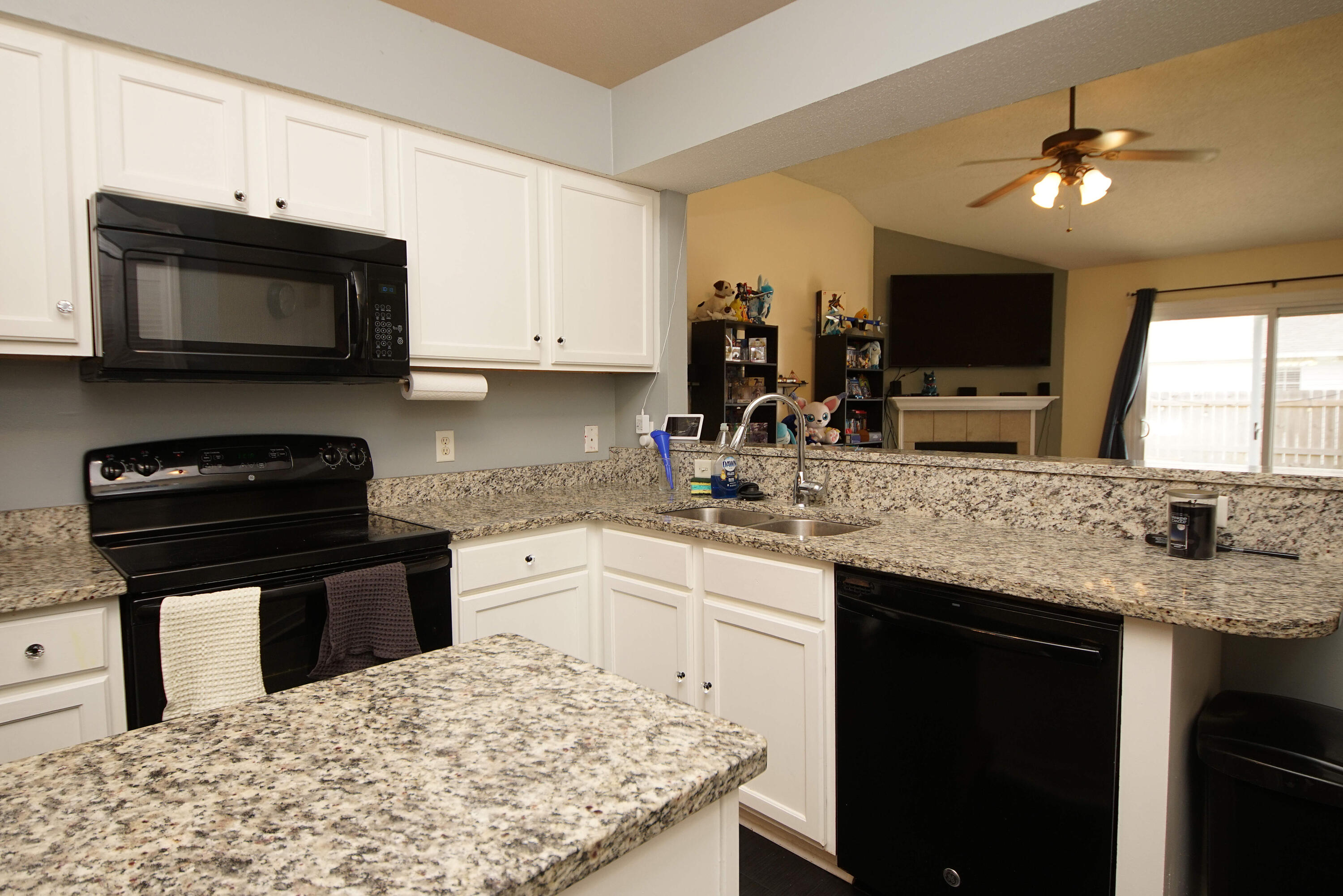 VICTORIA PK/QUAIL RN - Residential Lease