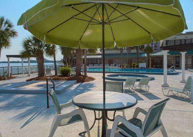 BAYSIDE CONDO SANDESTIN - Residential