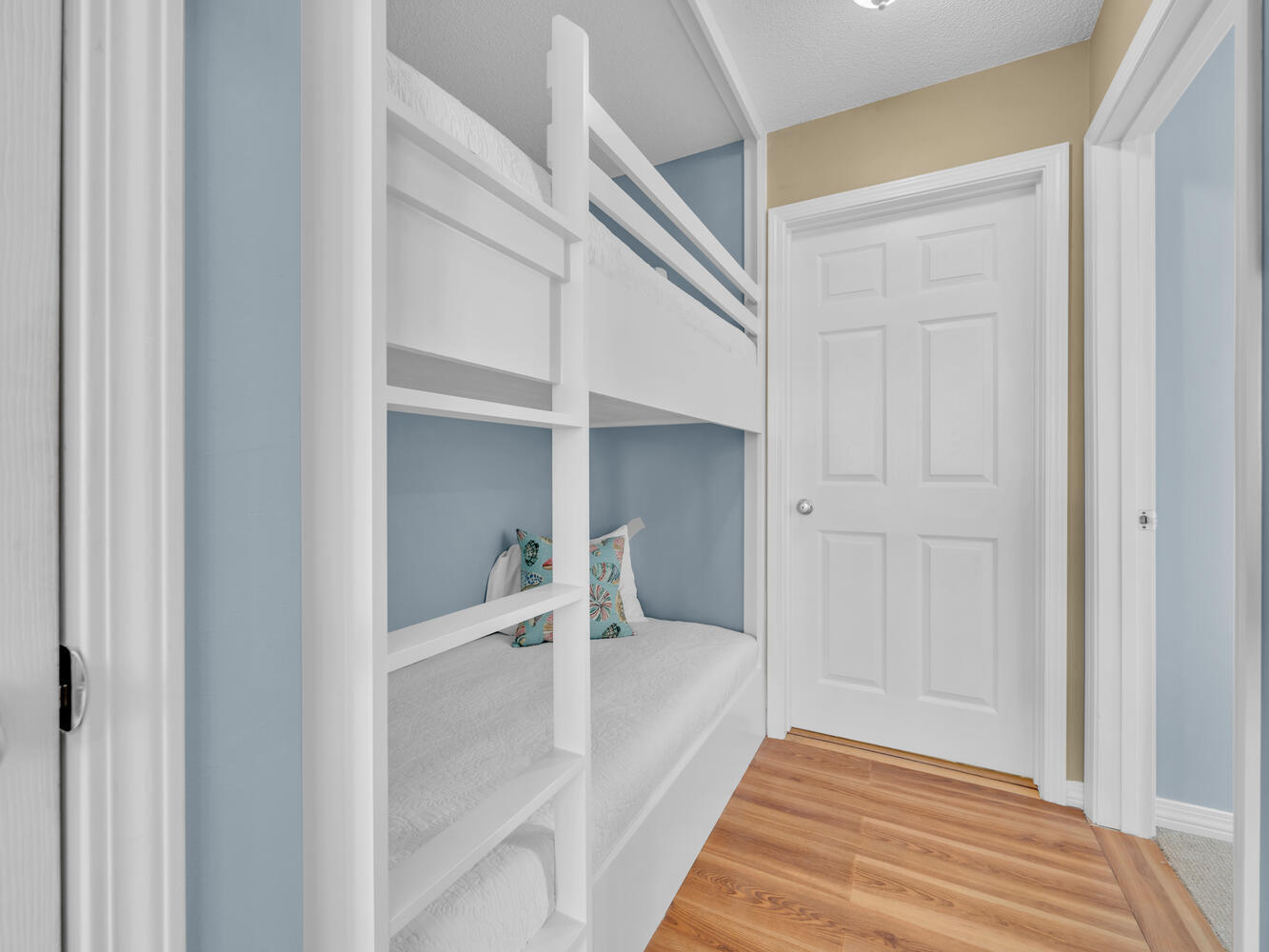 SUNSET COTTAGES CONDO - Residential