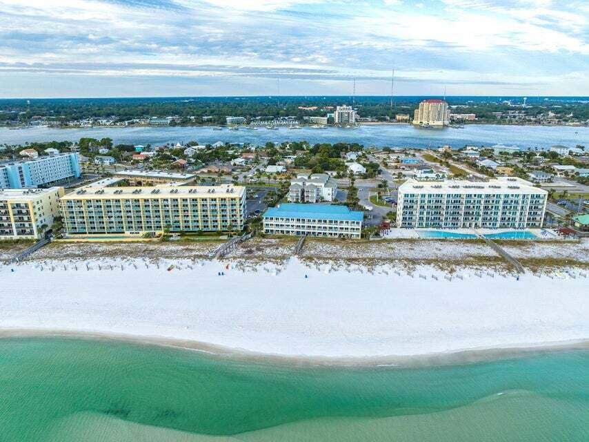 SUNSET COTTAGES CONDO - Residential