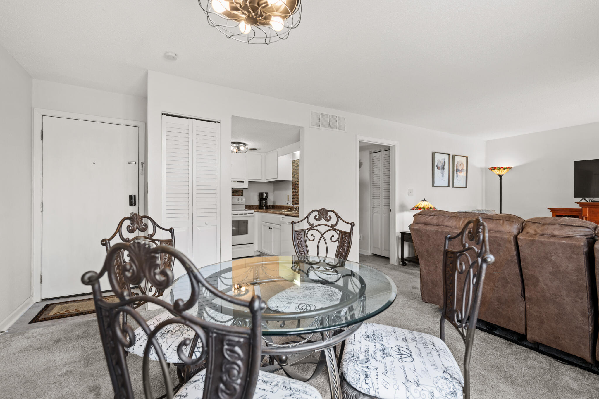 FINISTERRA CONDO - Residential