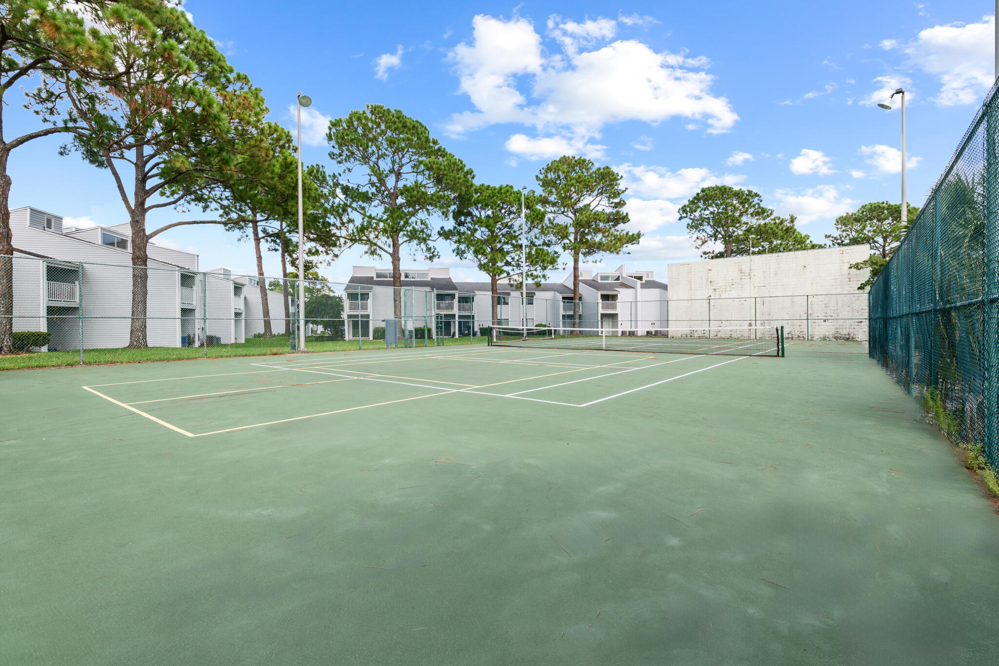 FINISTERRA CONDO - Residential