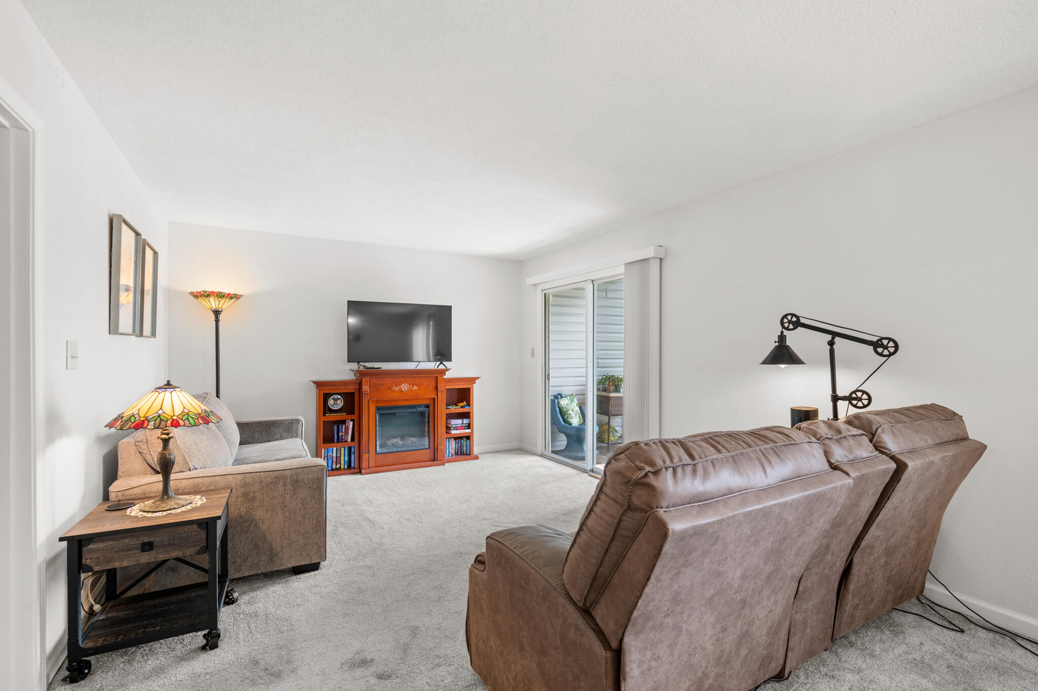 FINISTERRA CONDO - Residential