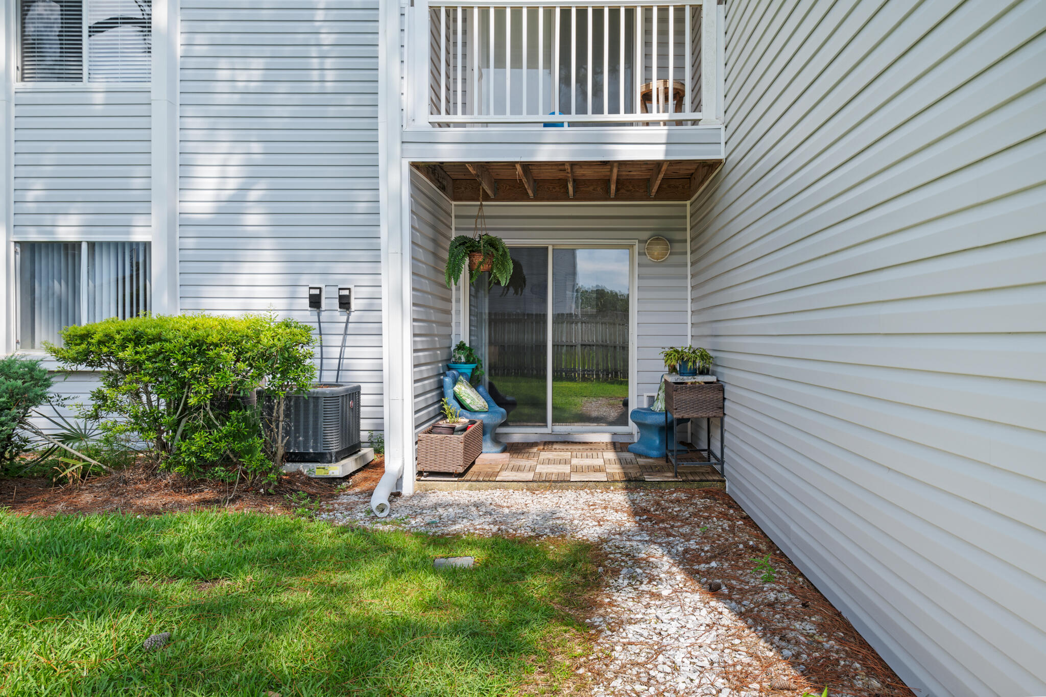 FINISTERRA CONDO - Residential