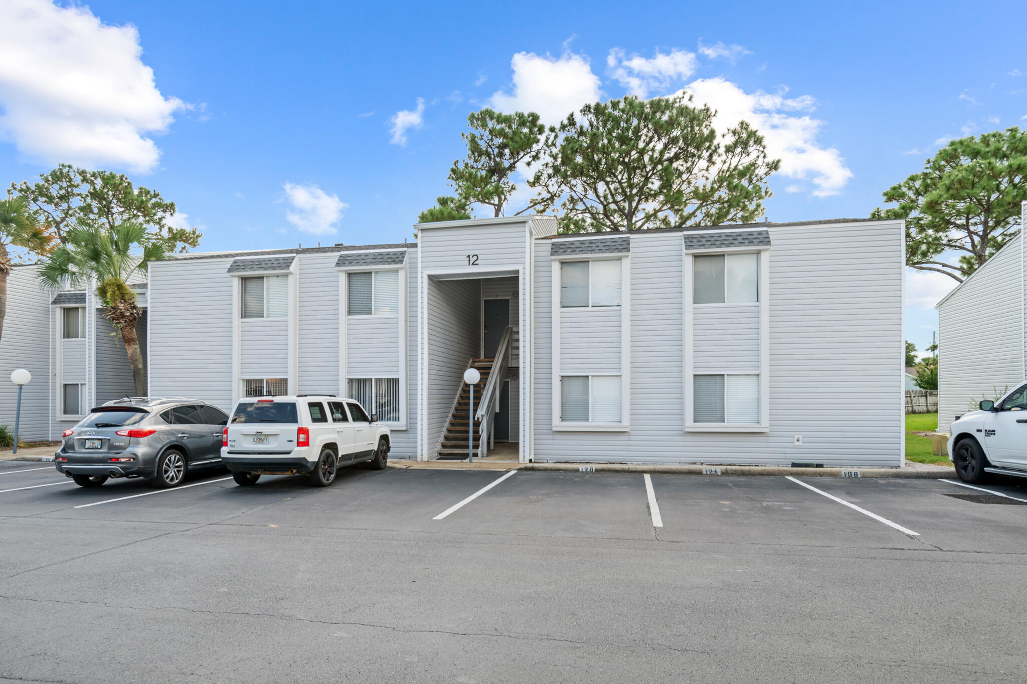 FINISTERRA CONDO - Residential