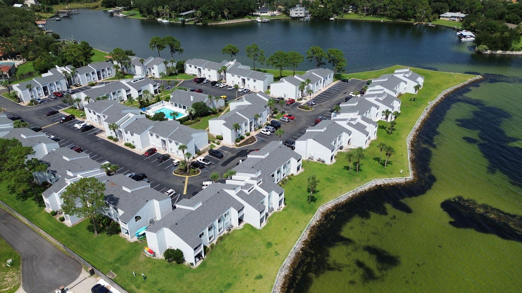 FINISTERRA CONDO - Residential