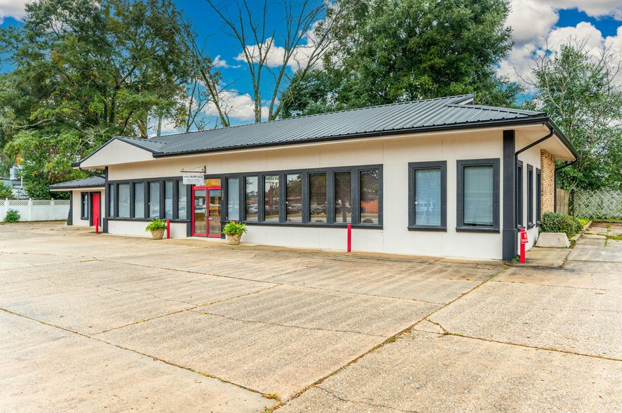Beautifully renovated office in the heart of Crestview (downtown Crestview). Great for medical, dental, legal, and more. Metal roof and large parking area on premises. 5 sectional offices, 1 Large conference room, 1 small, and a wet bar. The largest office not shown in photos for client confidentiality. Planned to be vacant by January.