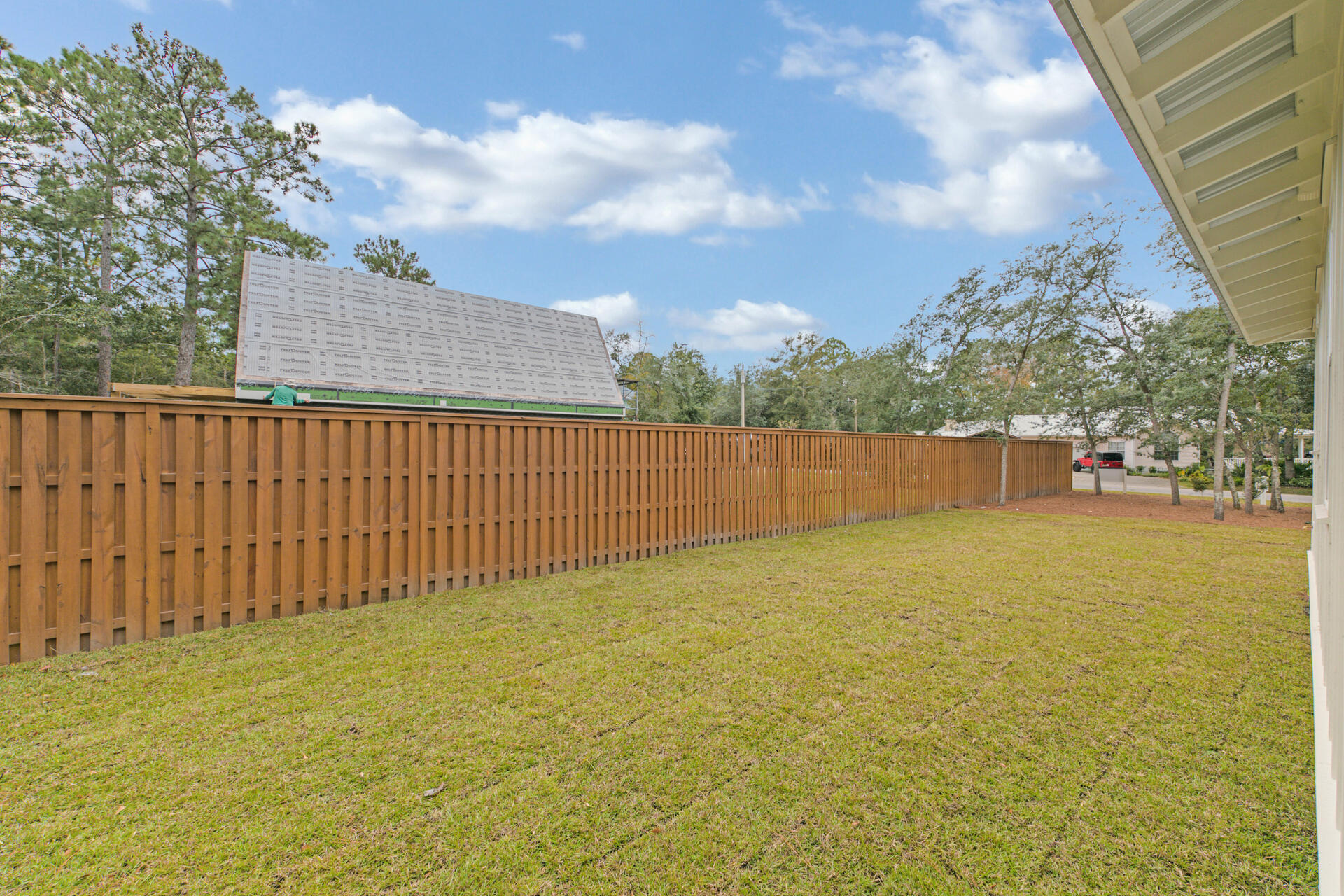 EMERALD SHORES - Residential