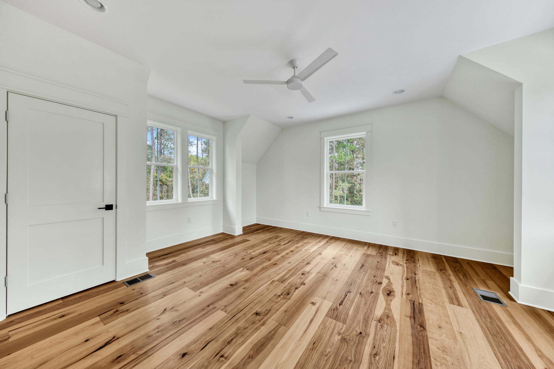 EMERALD SHORES - Residential