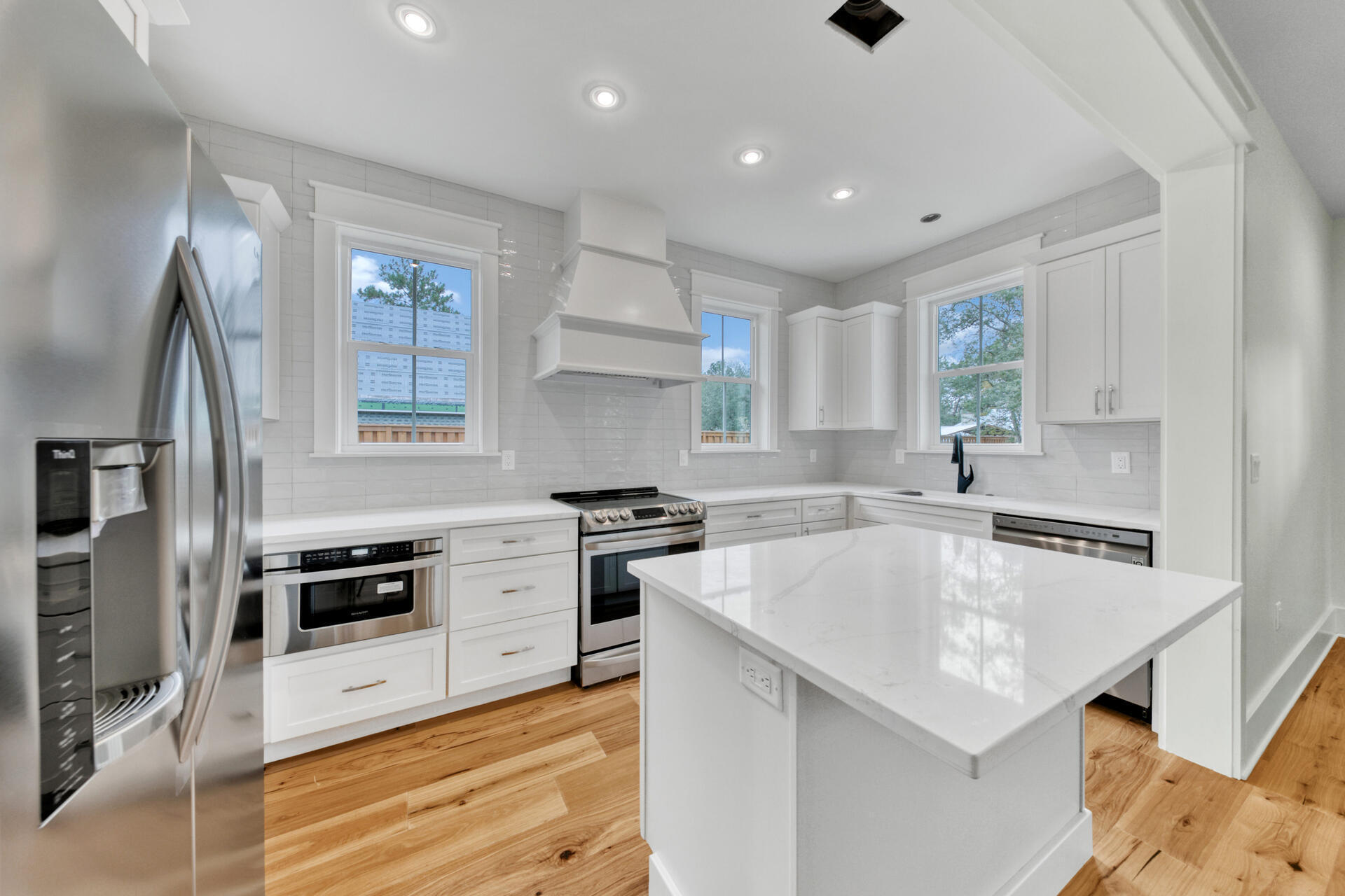 EMERALD SHORES - Residential