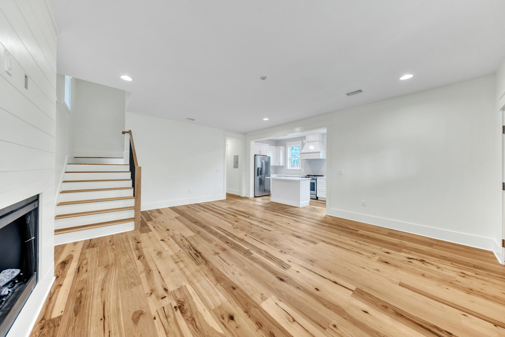 EMERALD SHORES - Residential