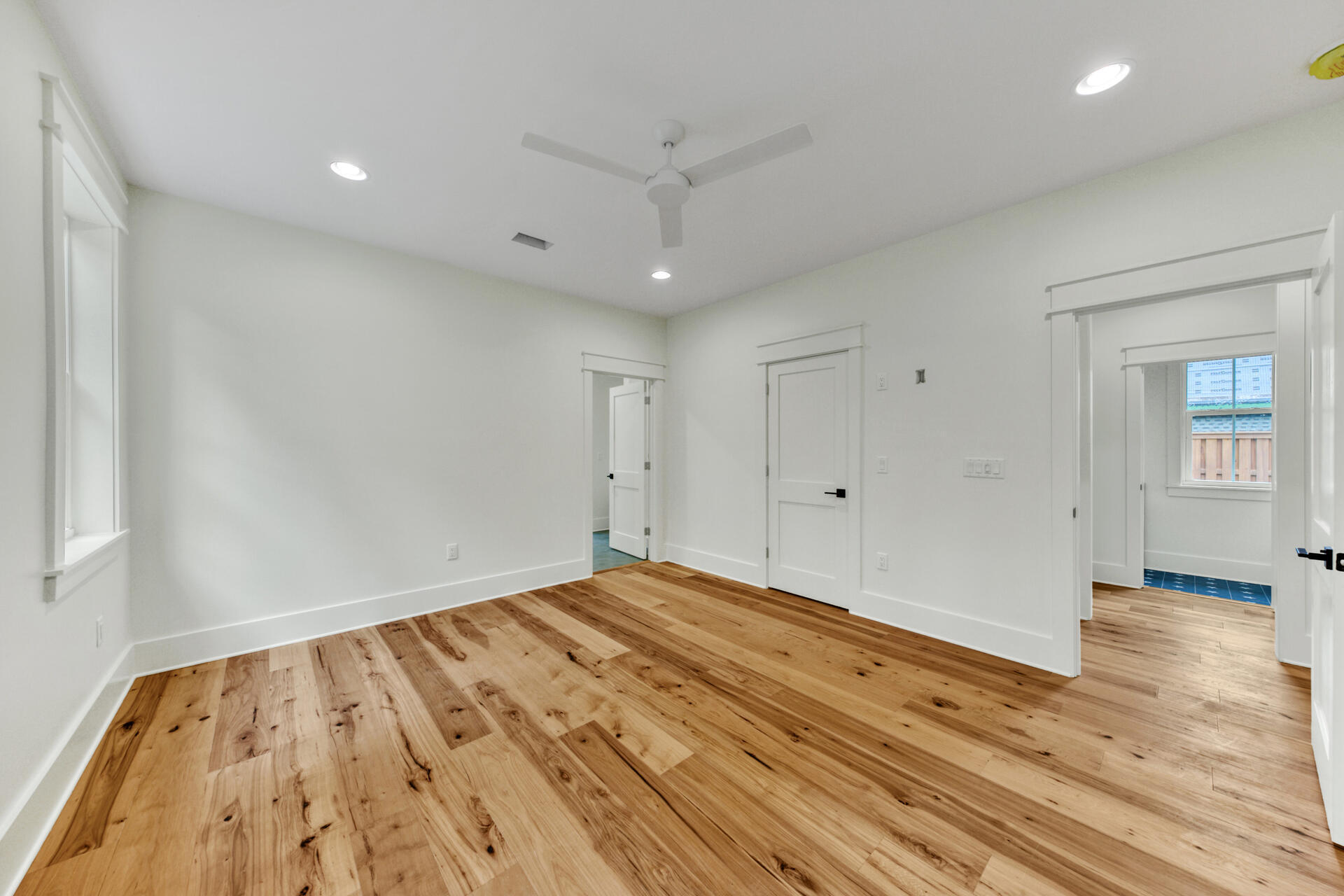 EMERALD SHORES - Residential