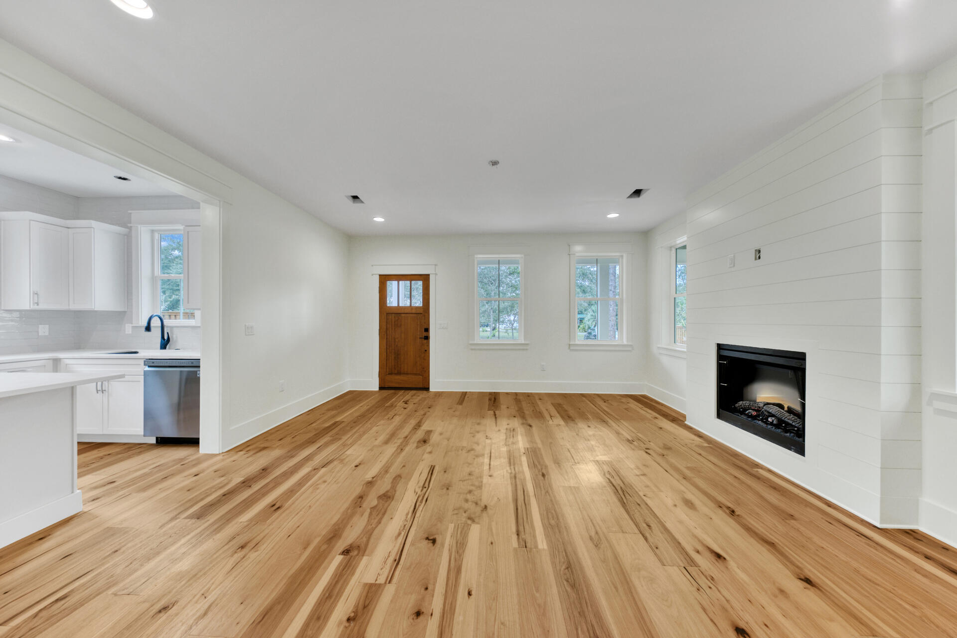 EMERALD SHORES - Residential