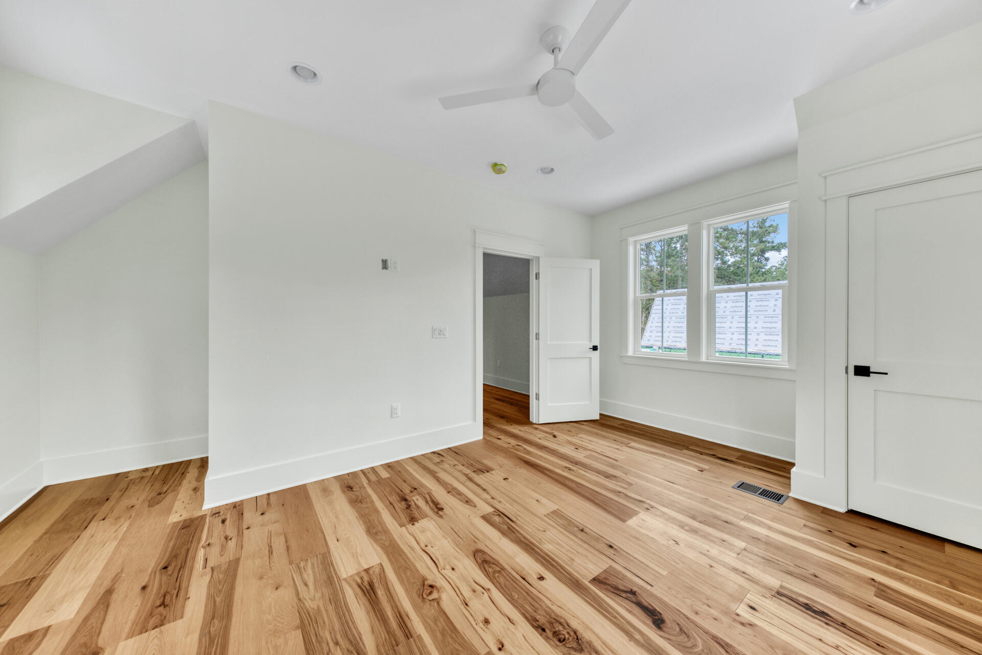 EMERALD SHORES - Residential
