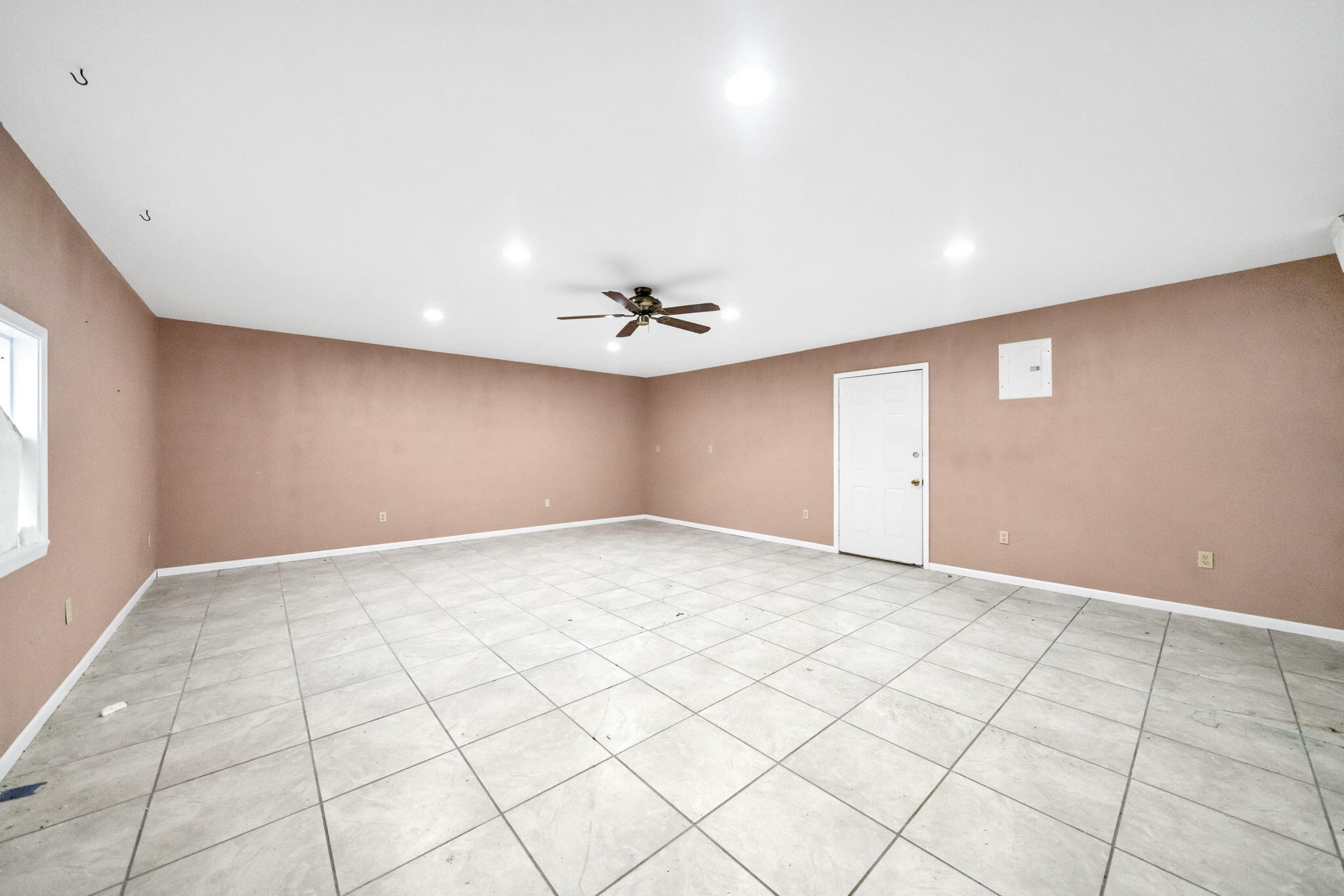 HOLLEY FAMILY PH 2 - Residential