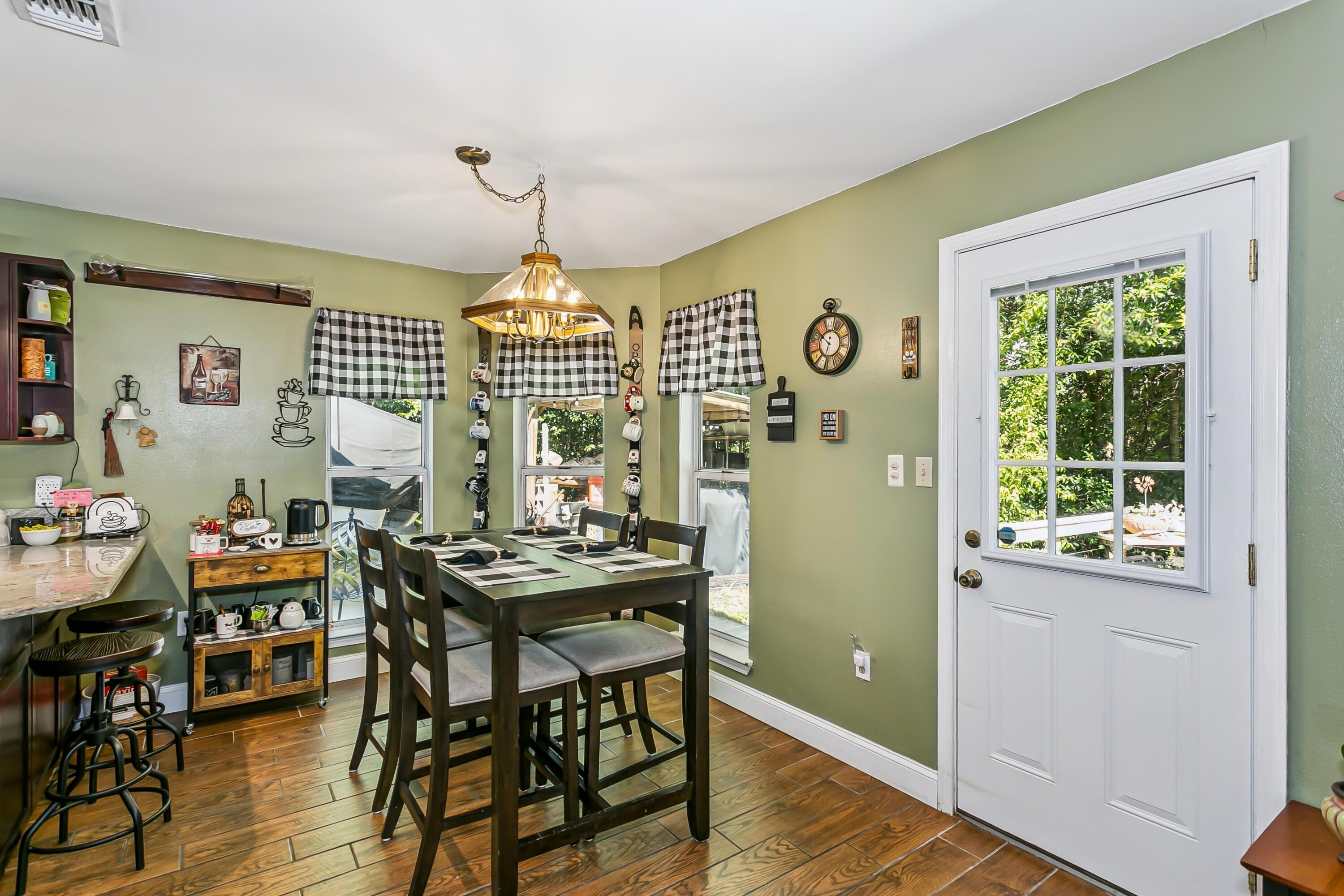 PINEDALE 1ST ADDN - Residential