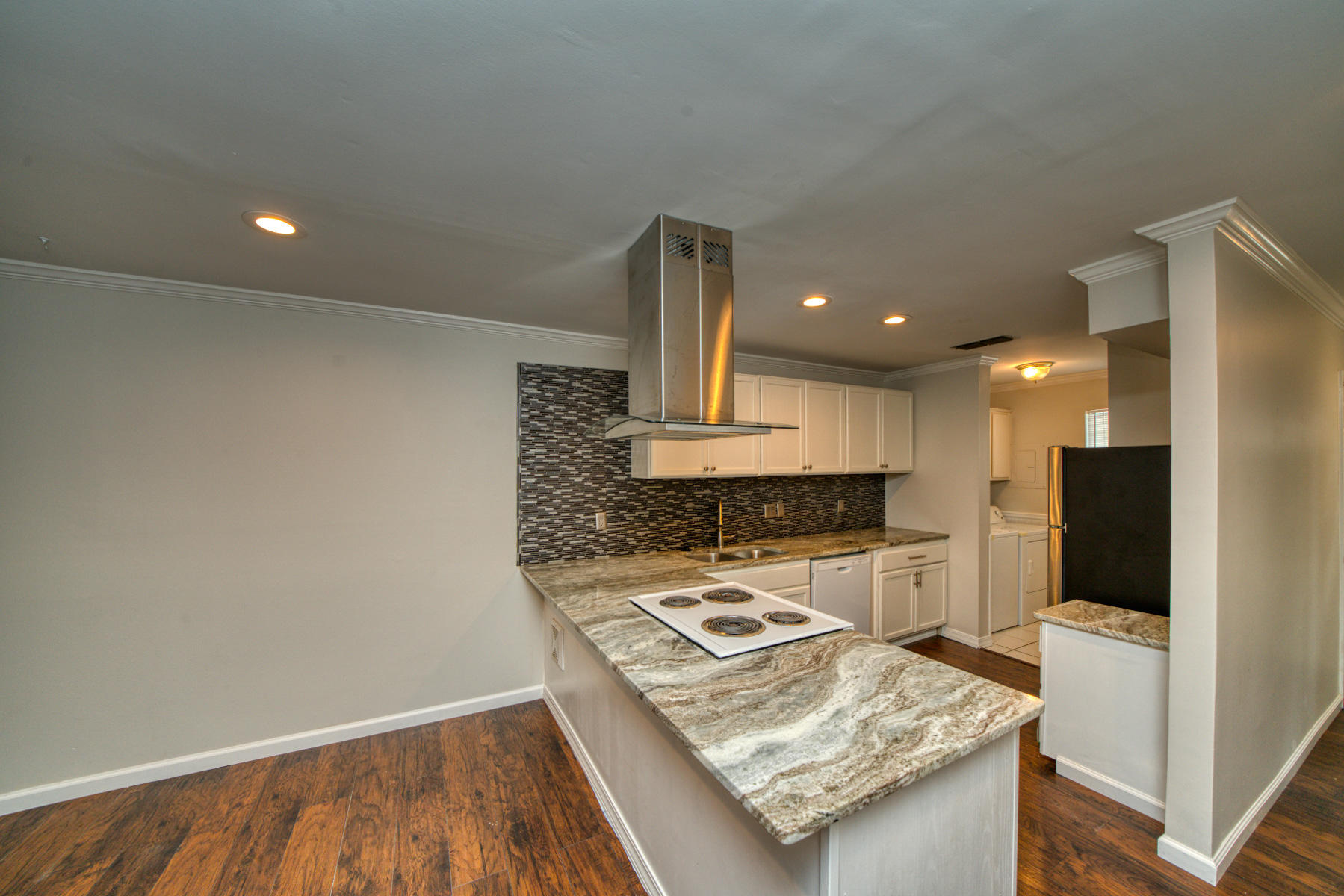 WOODHAM MANOR - Residential