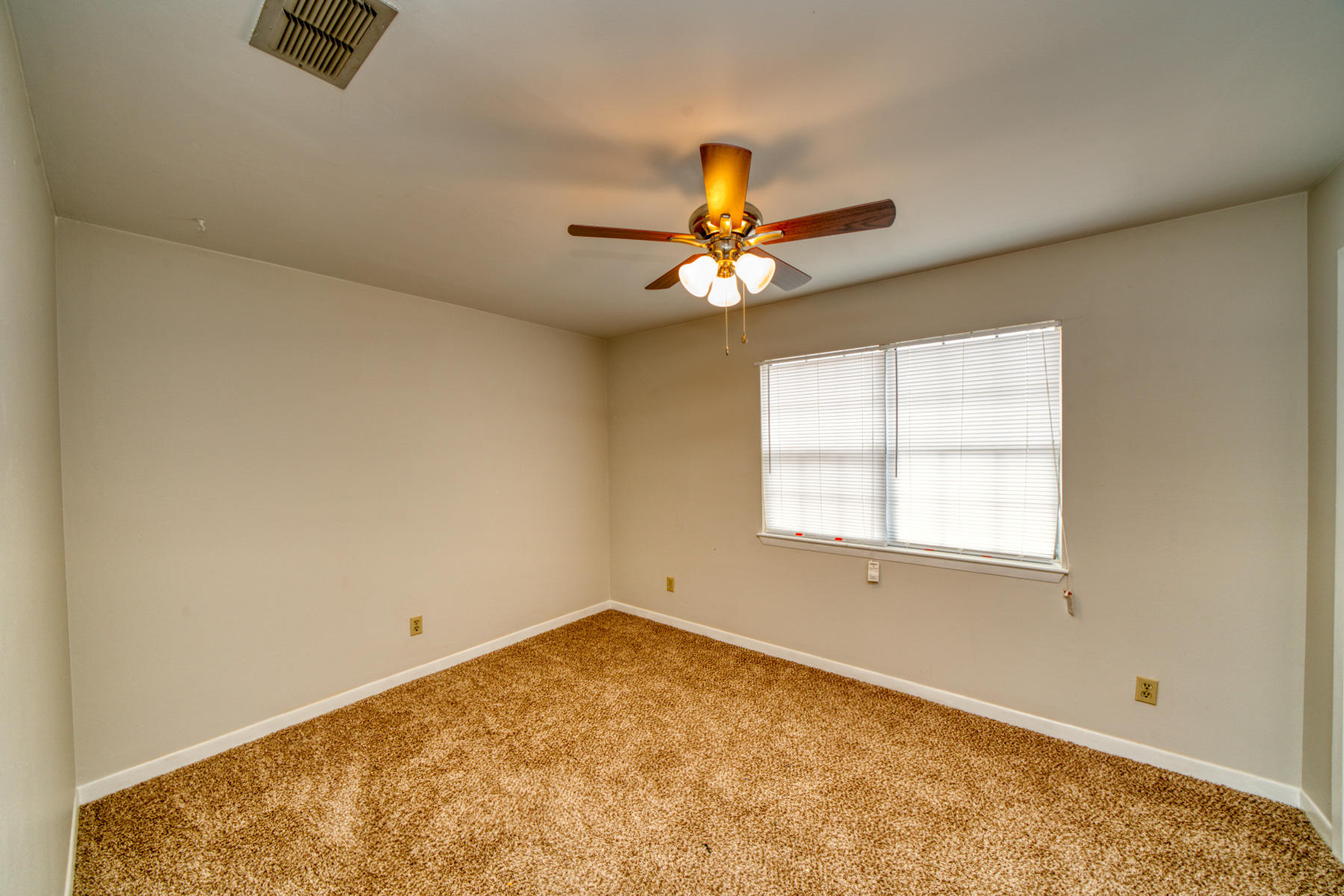 WOODHAM MANOR - Residential