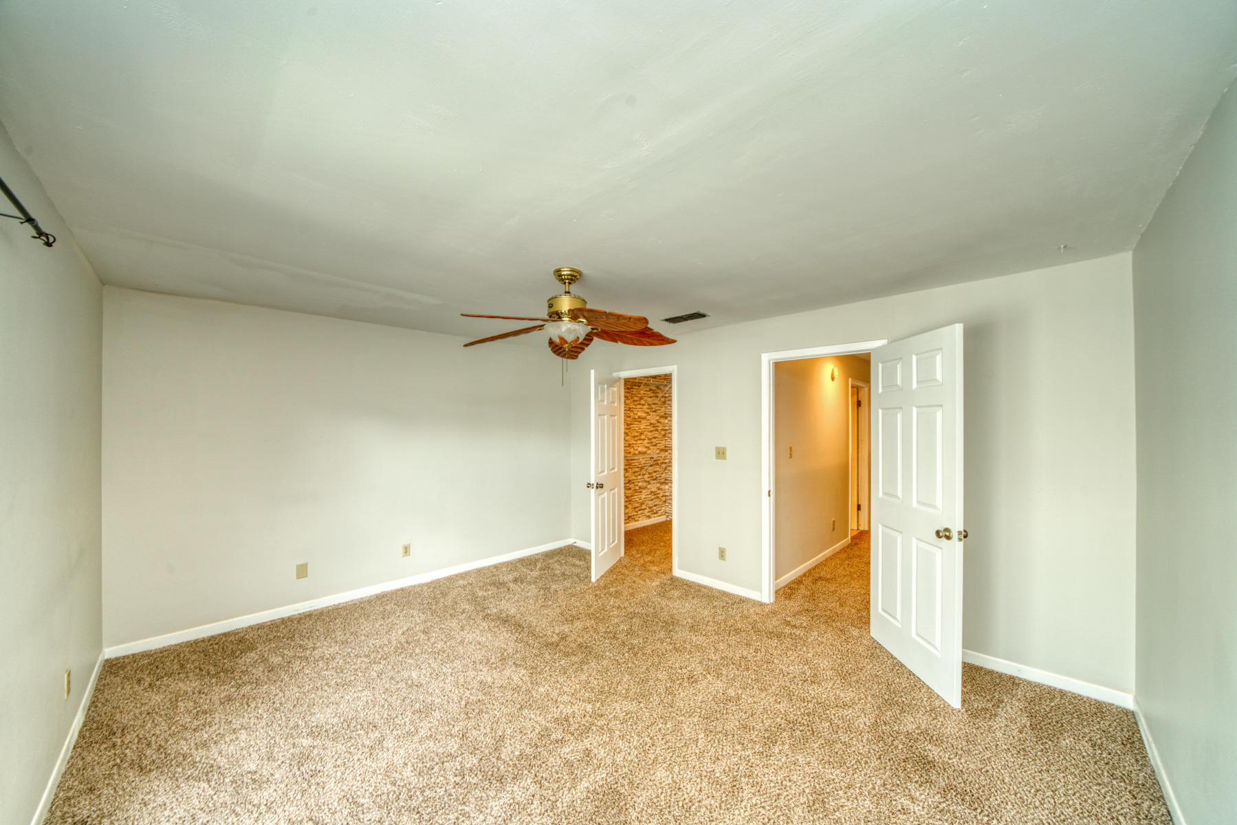 WOODHAM MANOR - Residential