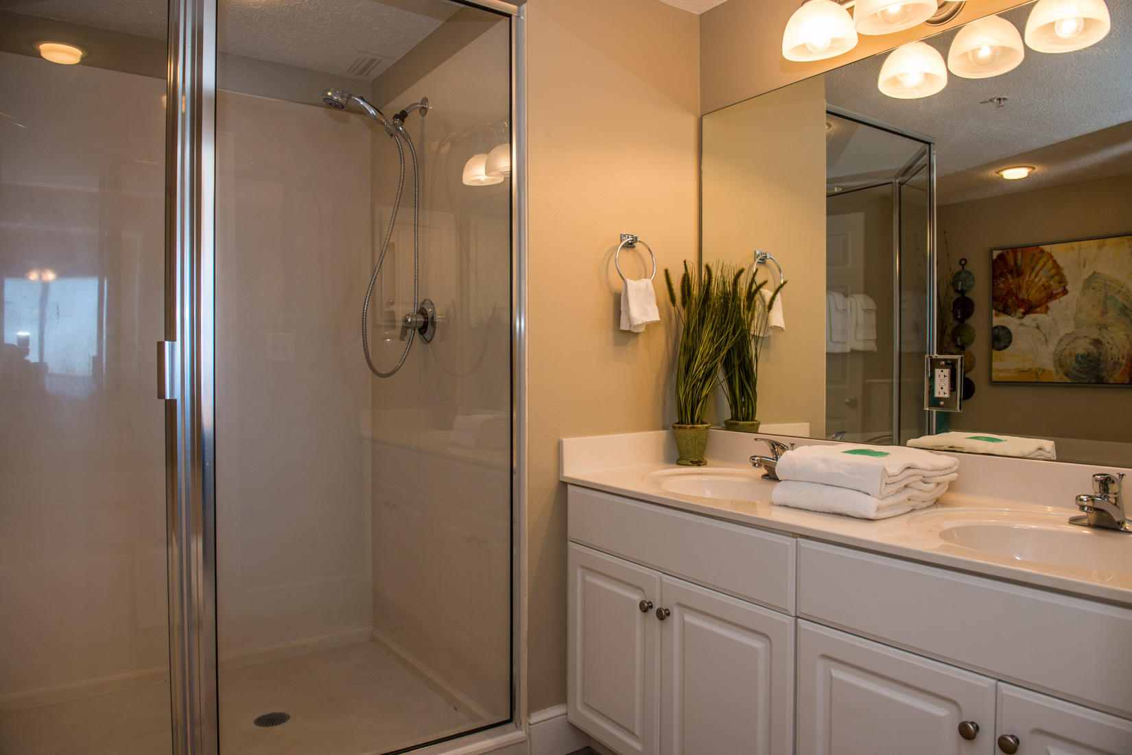 MAJESTIC BEACH TOWERS II - Residential