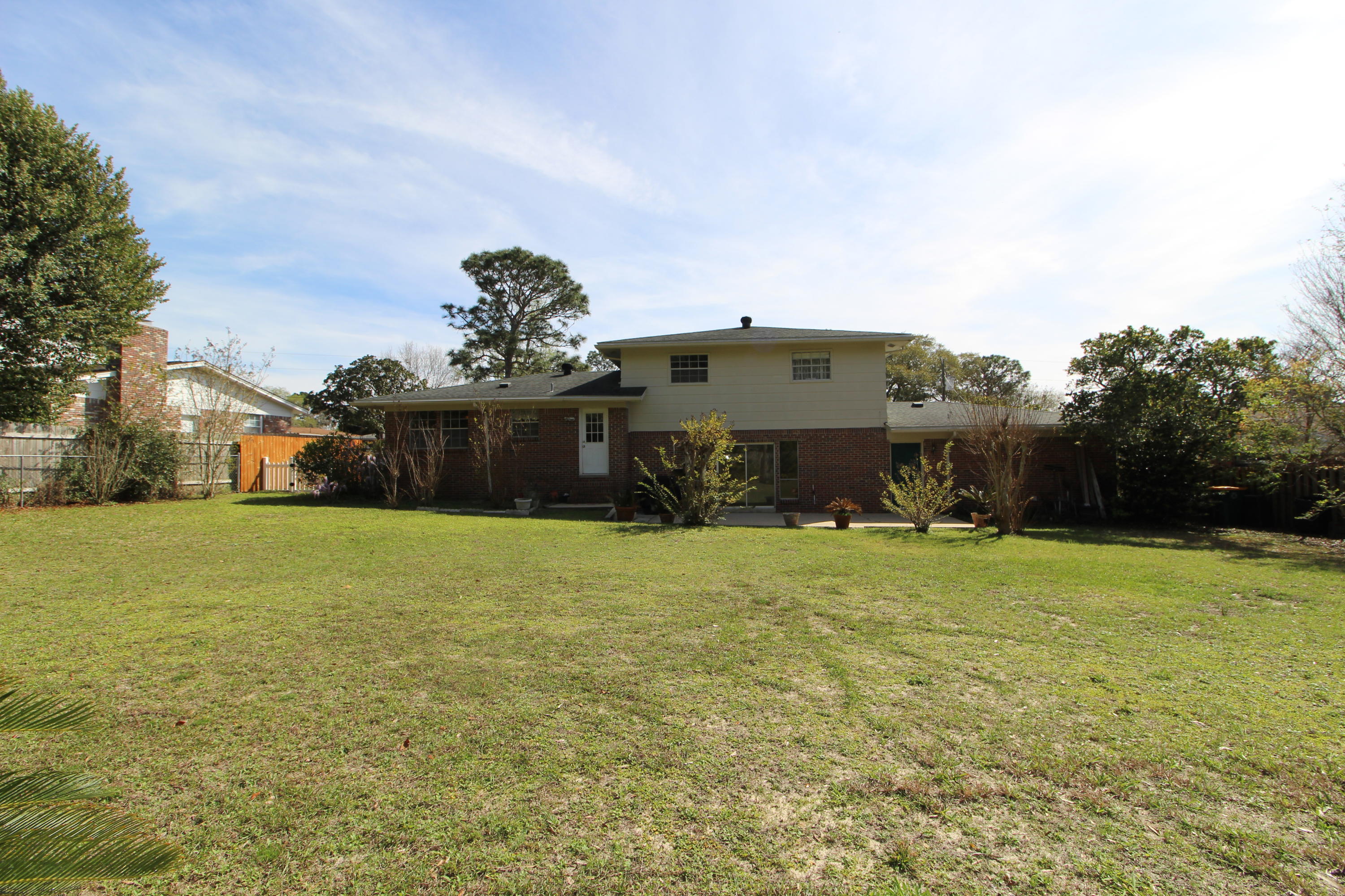 BAYOU POQUITO - Residential