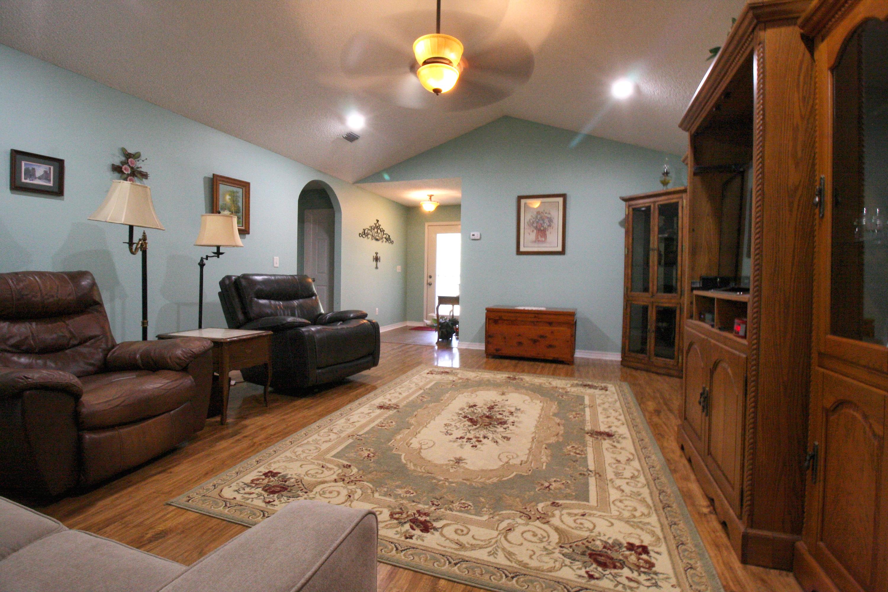 COUNTRY BREEZE ESTATES - Residential