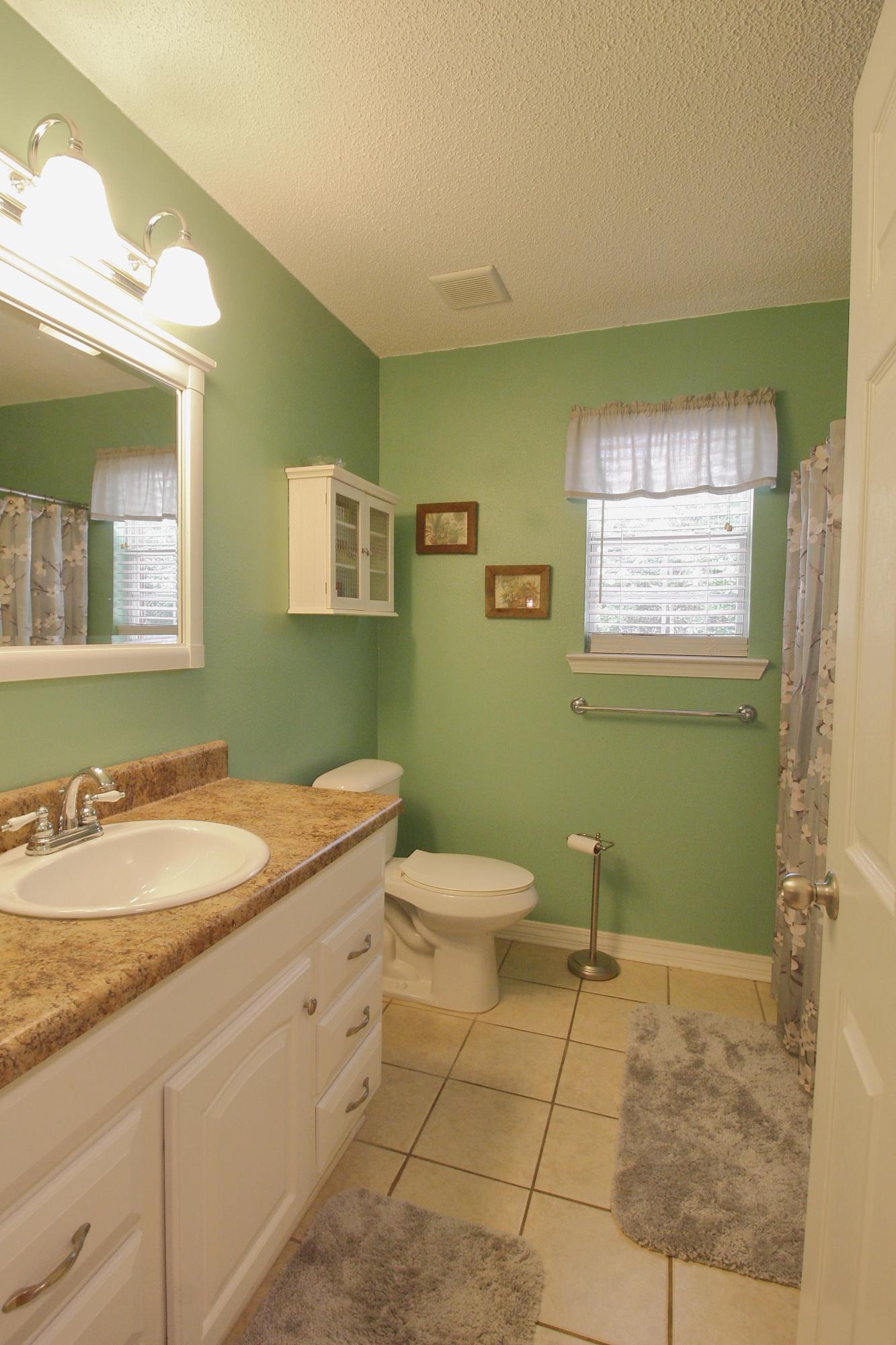 COUNTRY BREEZE ESTATES - Residential