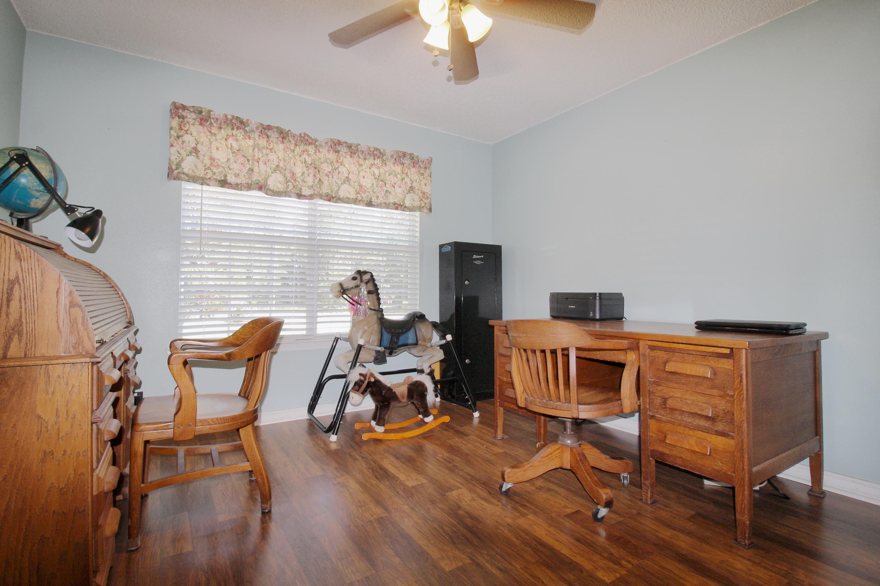 COUNTRY BREEZE ESTATES - Residential