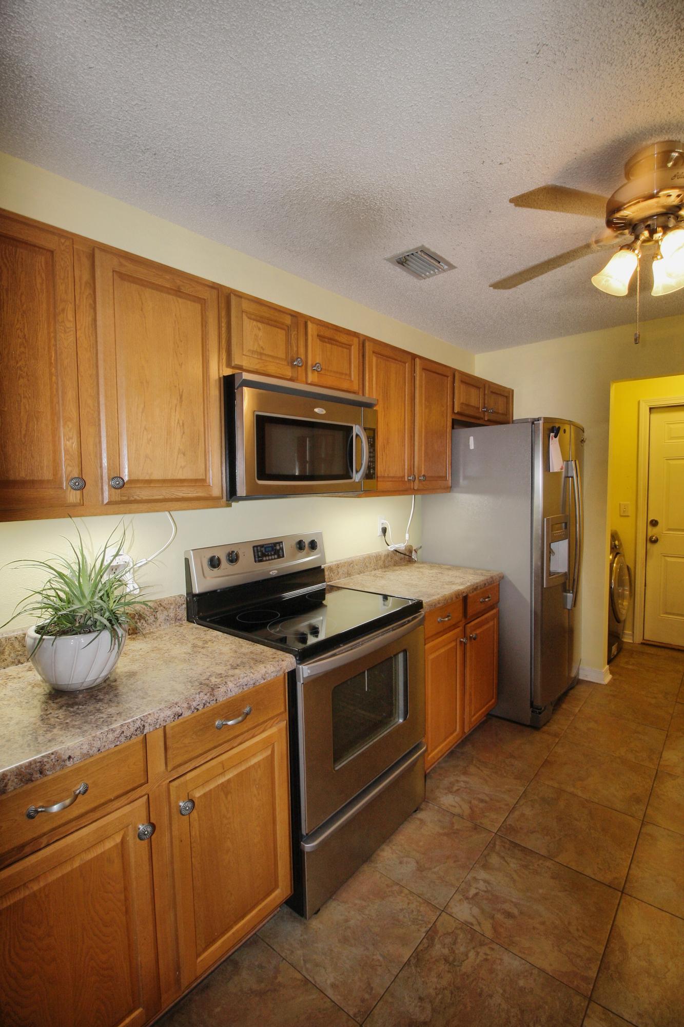 COUNTRY BREEZE ESTATES - Residential