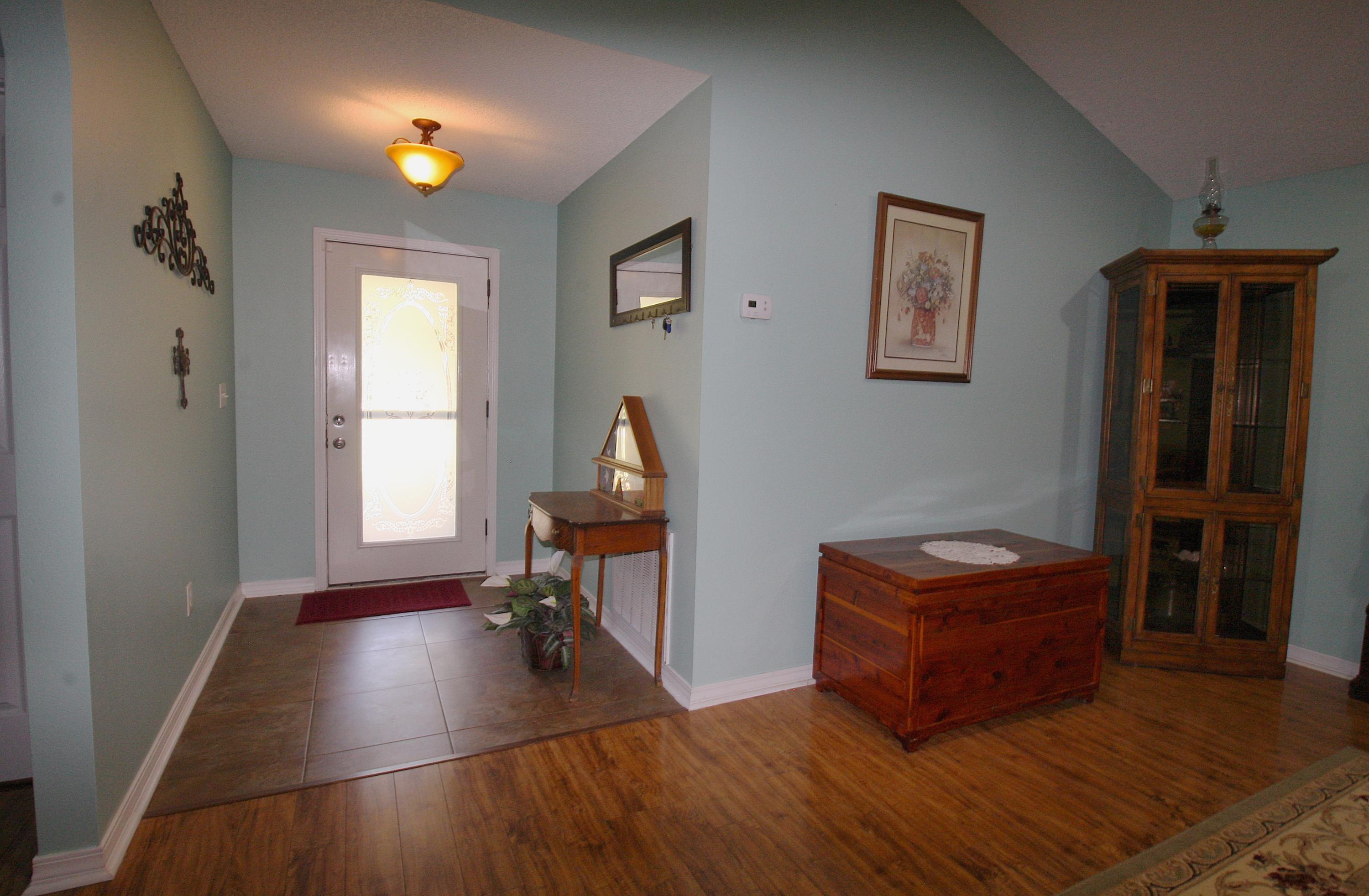 COUNTRY BREEZE ESTATES - Residential