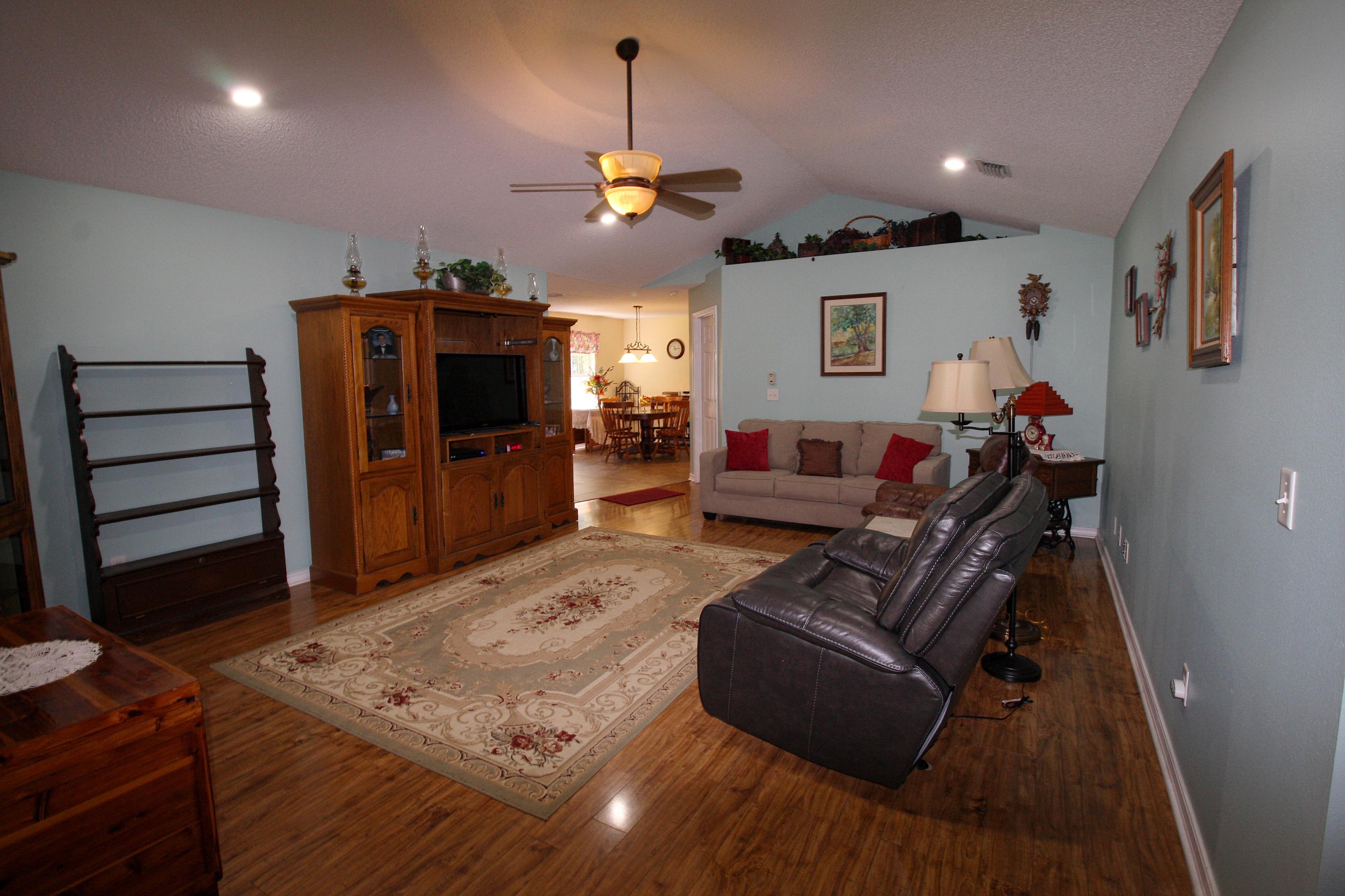 COUNTRY BREEZE ESTATES - Residential