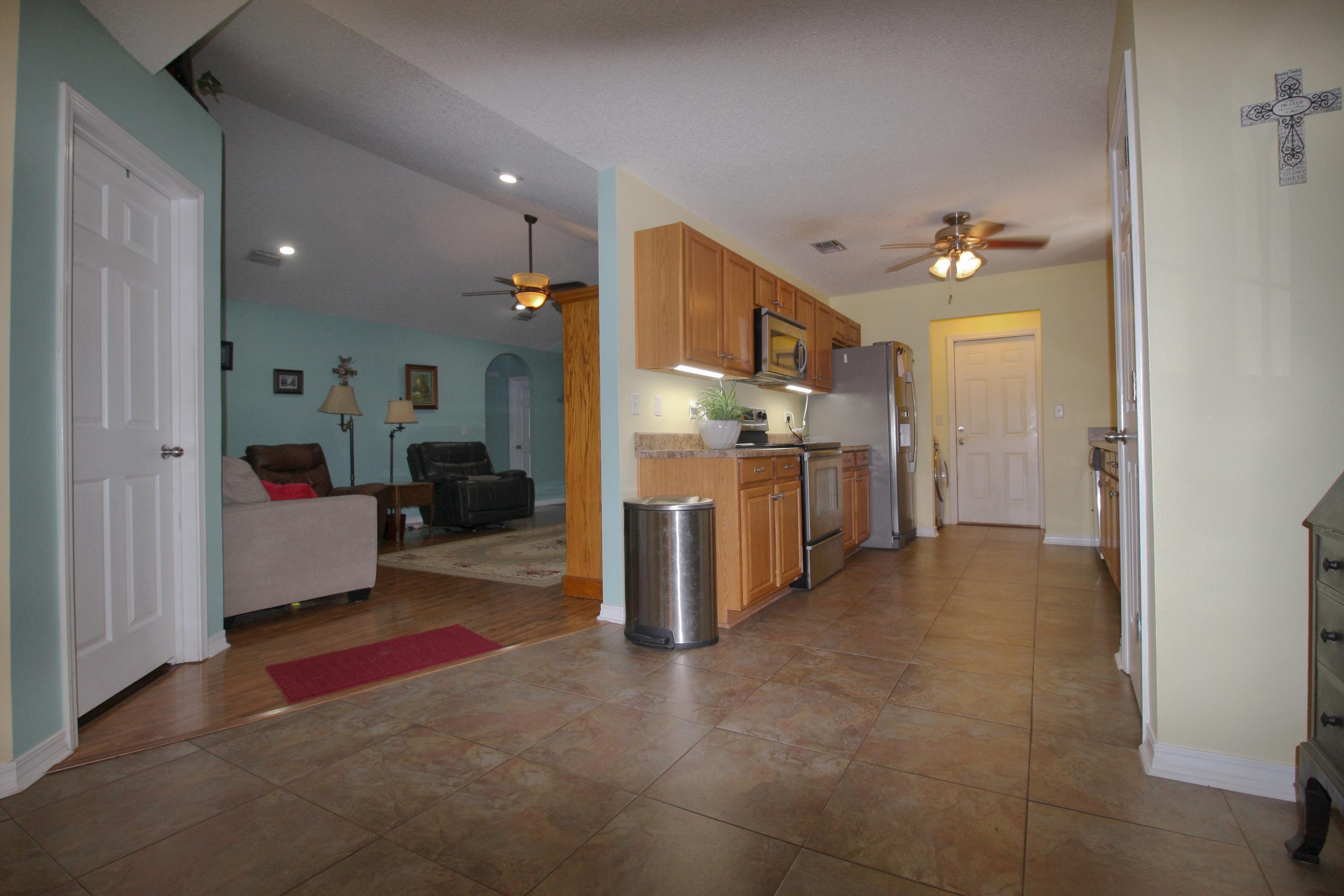 COUNTRY BREEZE ESTATES - Residential