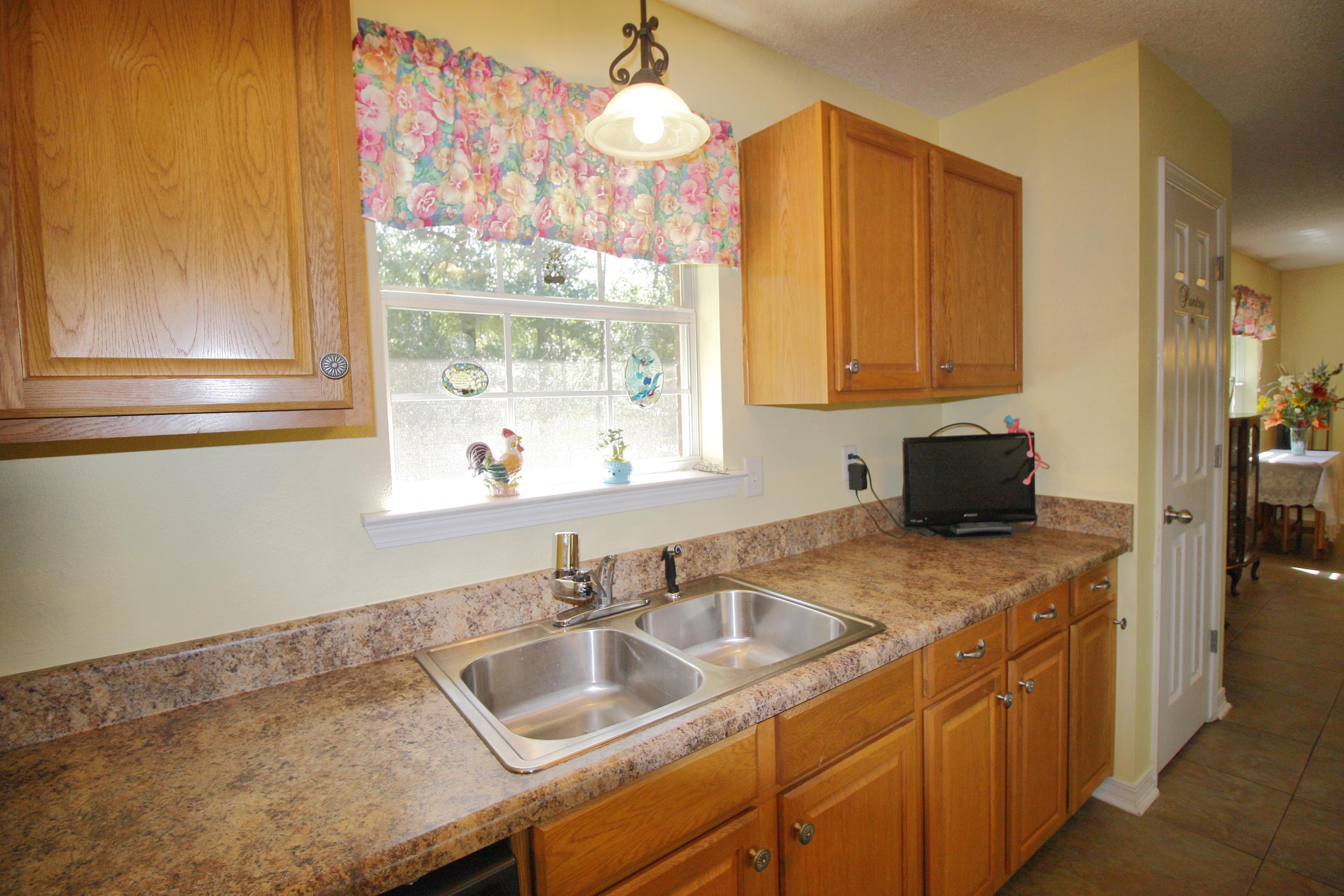 COUNTRY BREEZE ESTATES - Residential