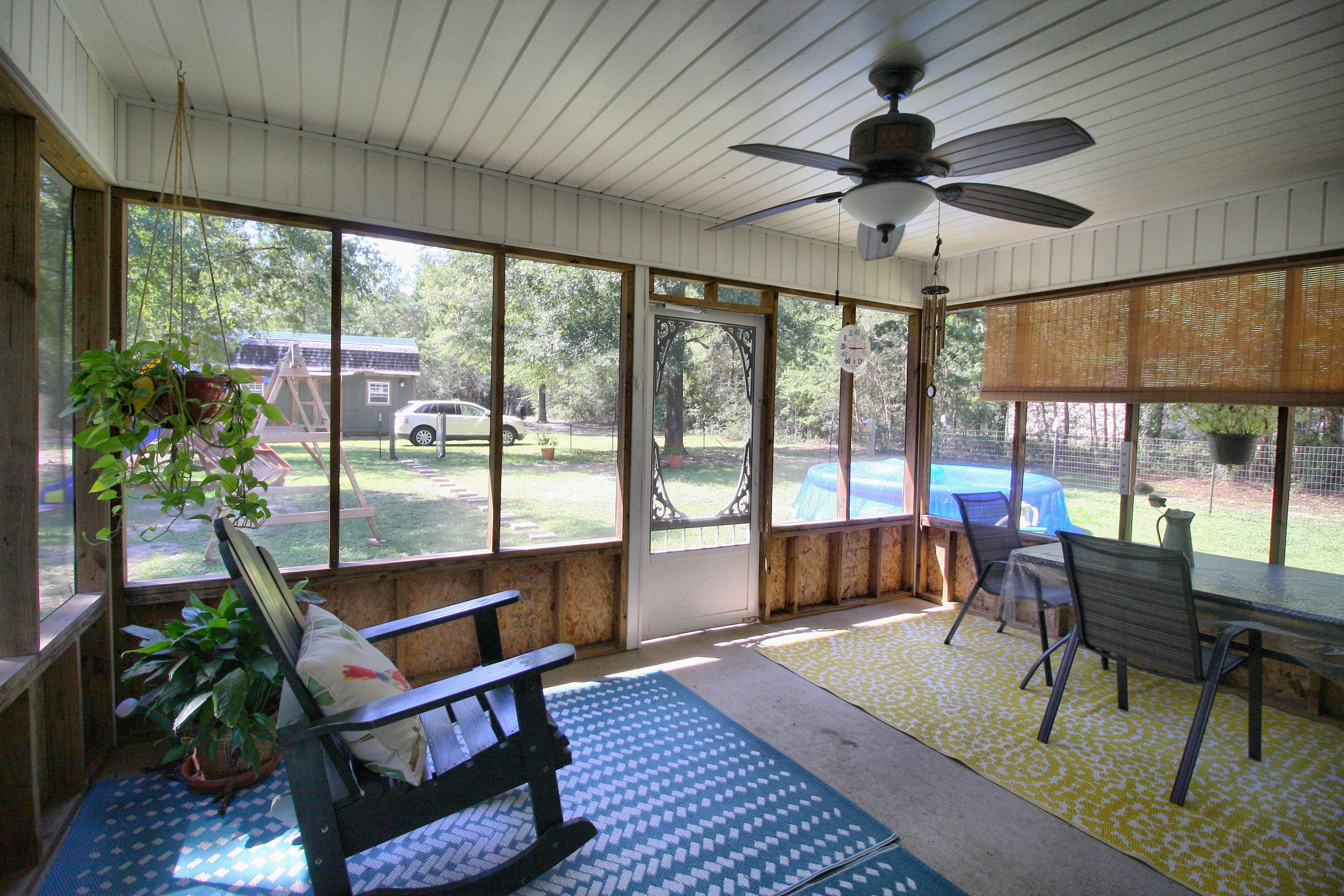 COUNTRY BREEZE ESTATES - Residential