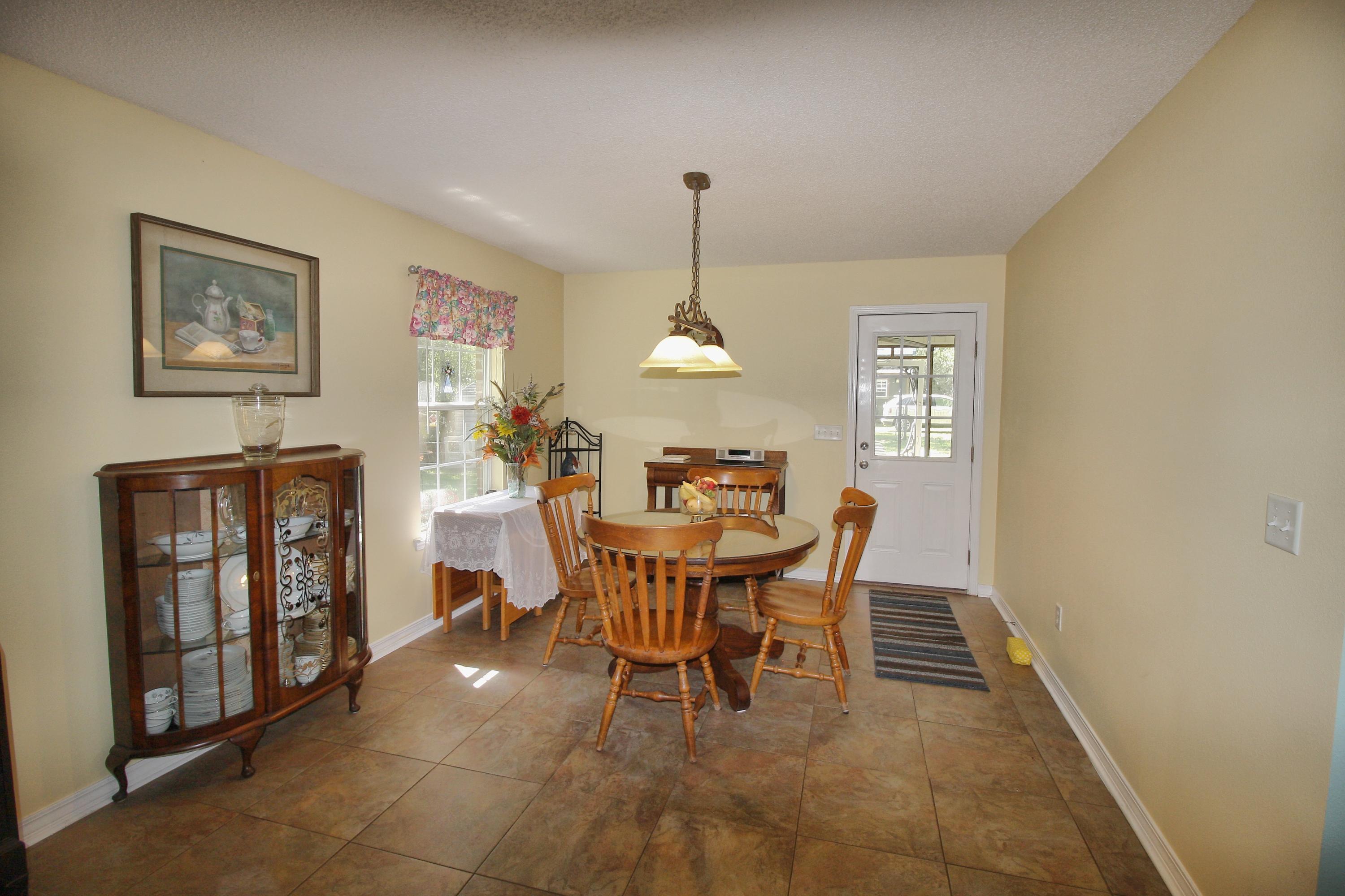 COUNTRY BREEZE ESTATES - Residential