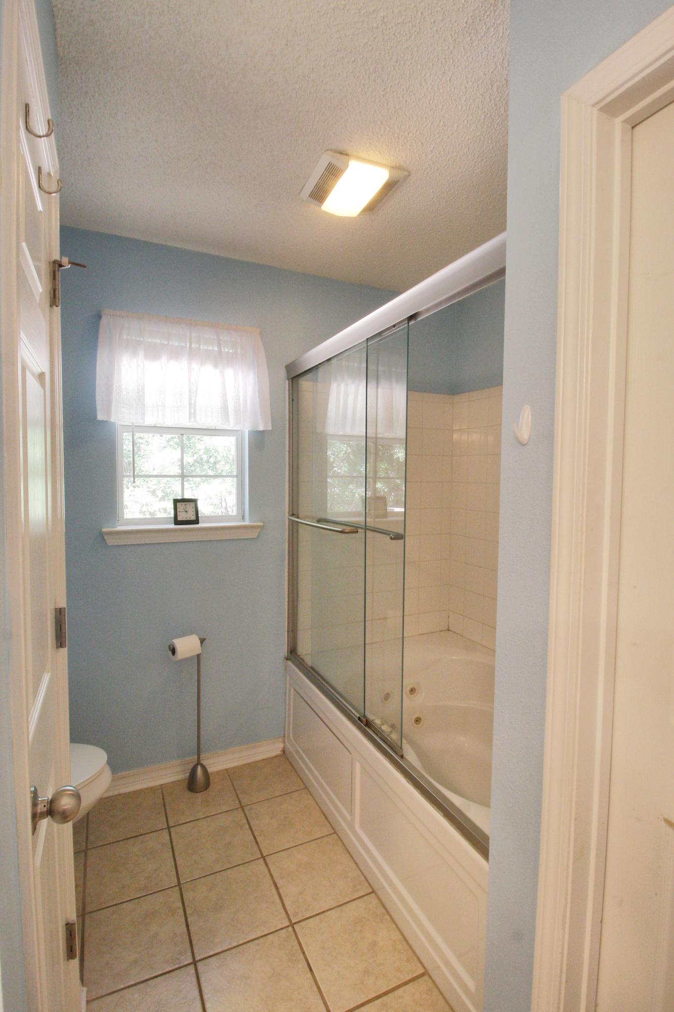 COUNTRY BREEZE ESTATES - Residential