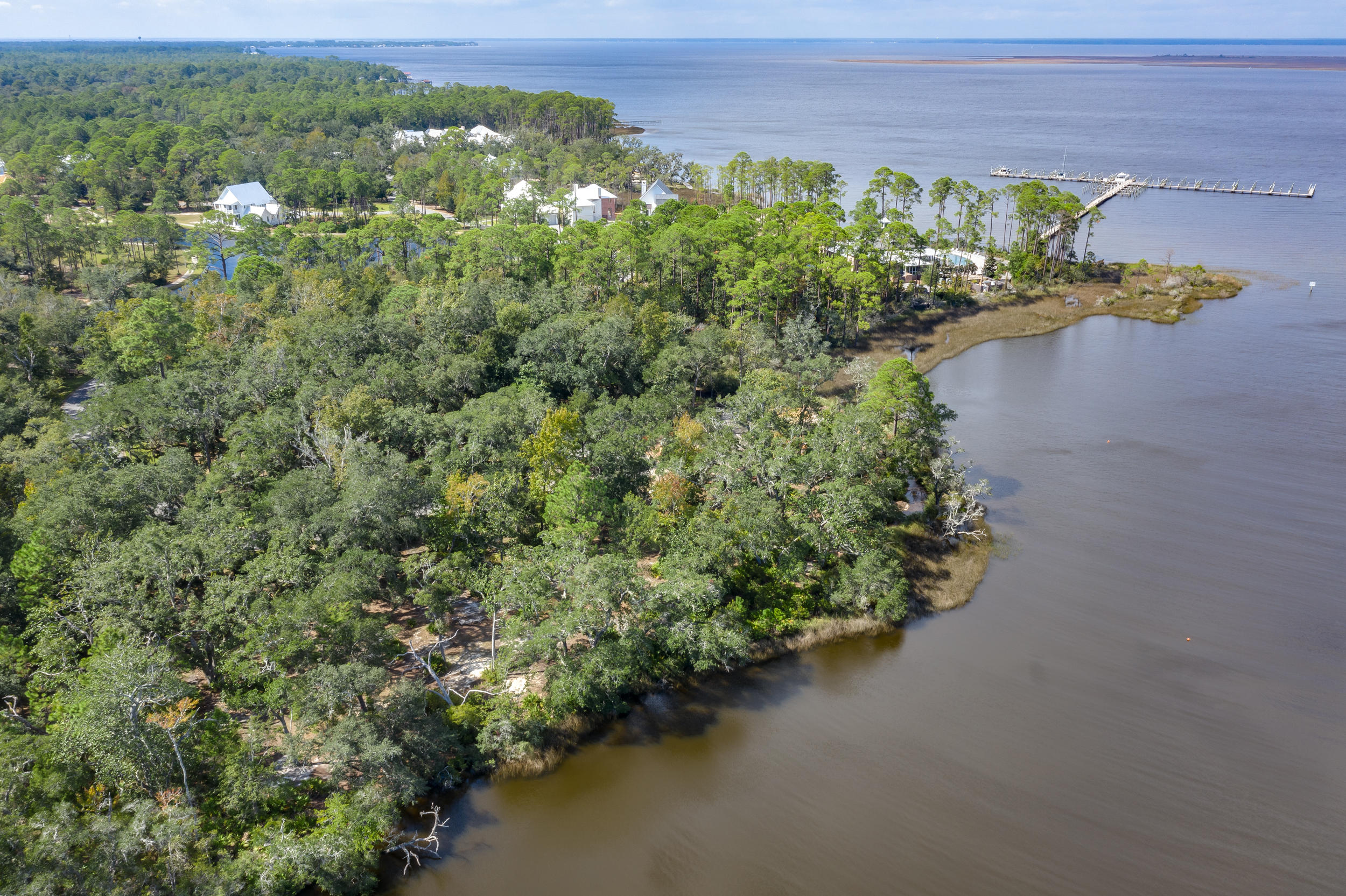 CHURCHILL OAKS - Land